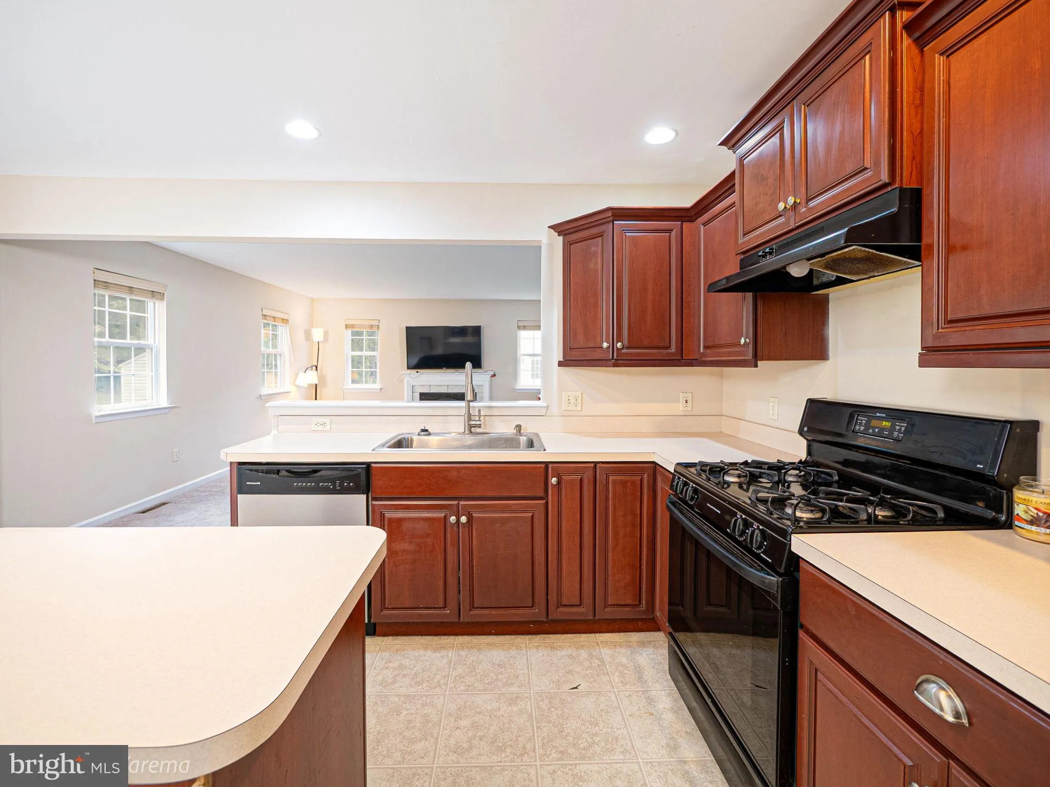 Easton, Pennsylvania 18040, United States, 4 Bedrooms Bedrooms, ,3 BathroomsBathrooms,Residential,Active,149032