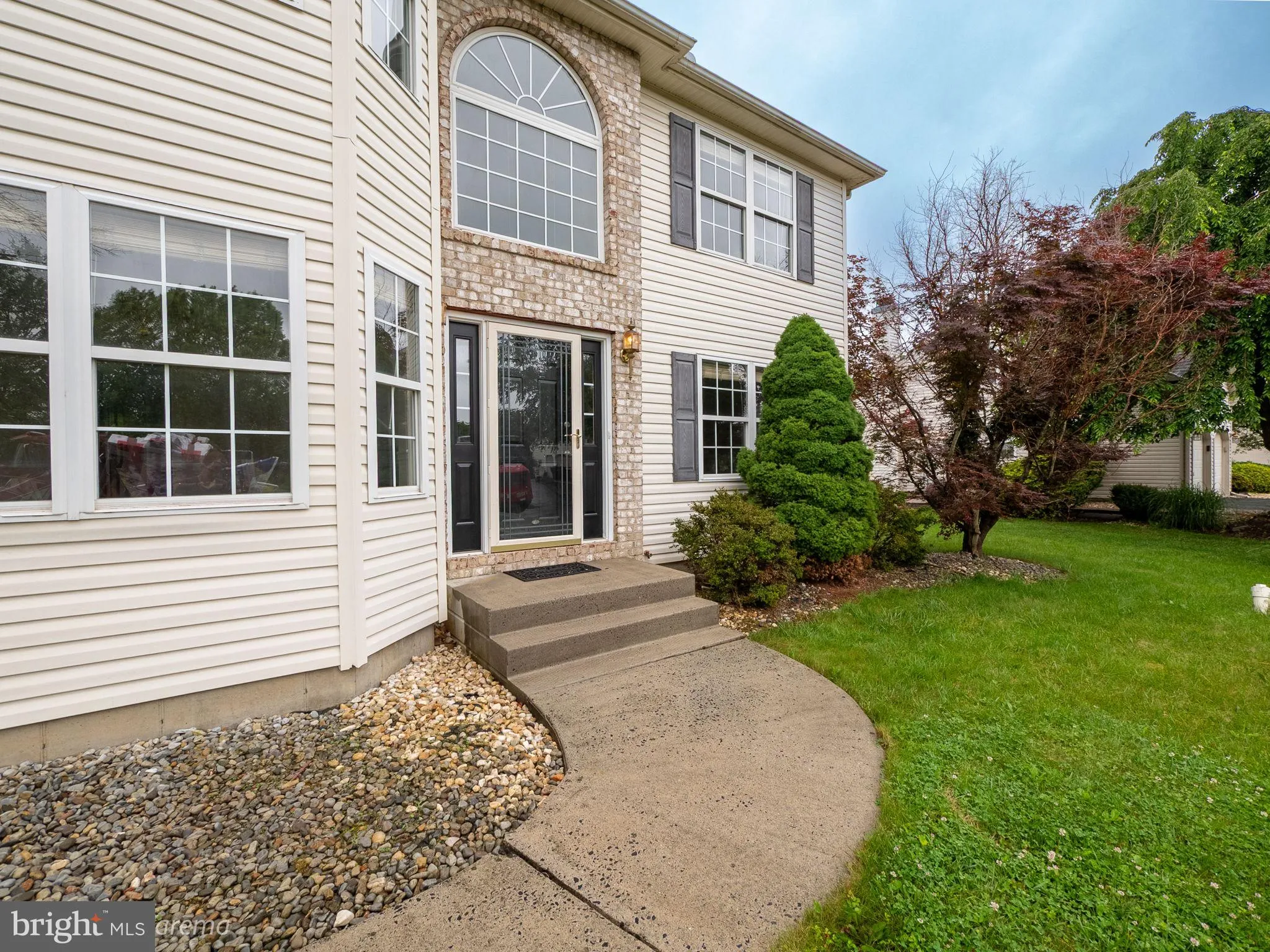 Easton, Pennsylvania 18040, United States, 4 Bedrooms Bedrooms, ,3 BathroomsBathrooms,Residential,Active,149032