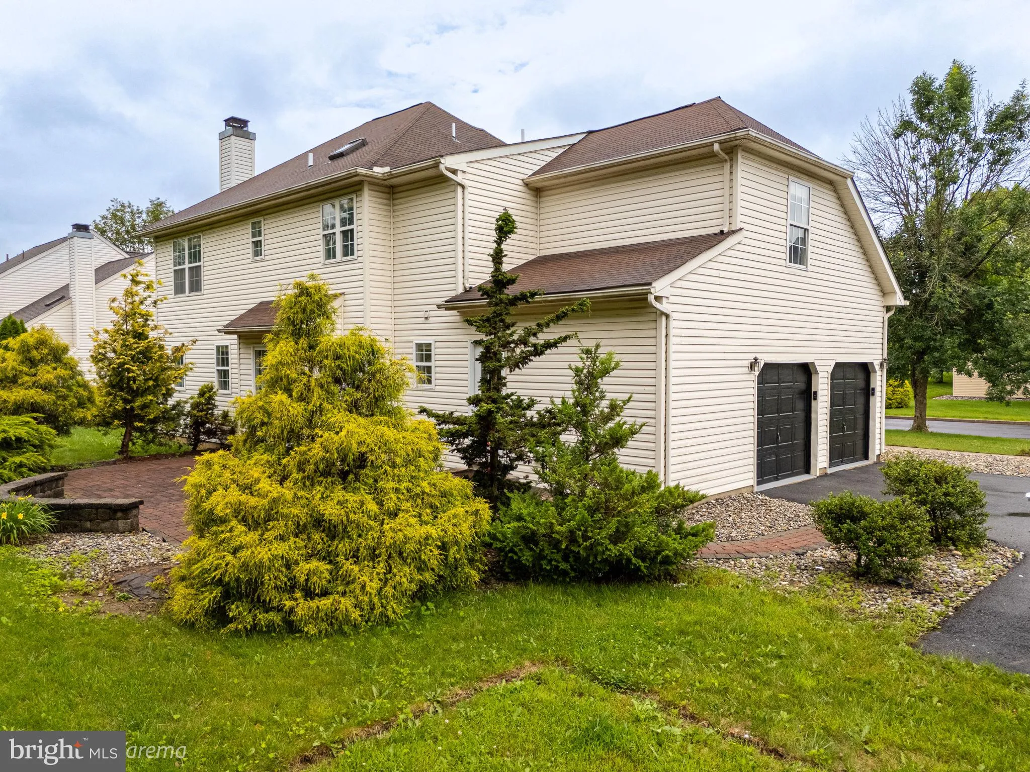 Easton, Pennsylvania 18040, United States, 4 Bedrooms Bedrooms, ,3 BathroomsBathrooms,Residential,Active,149032