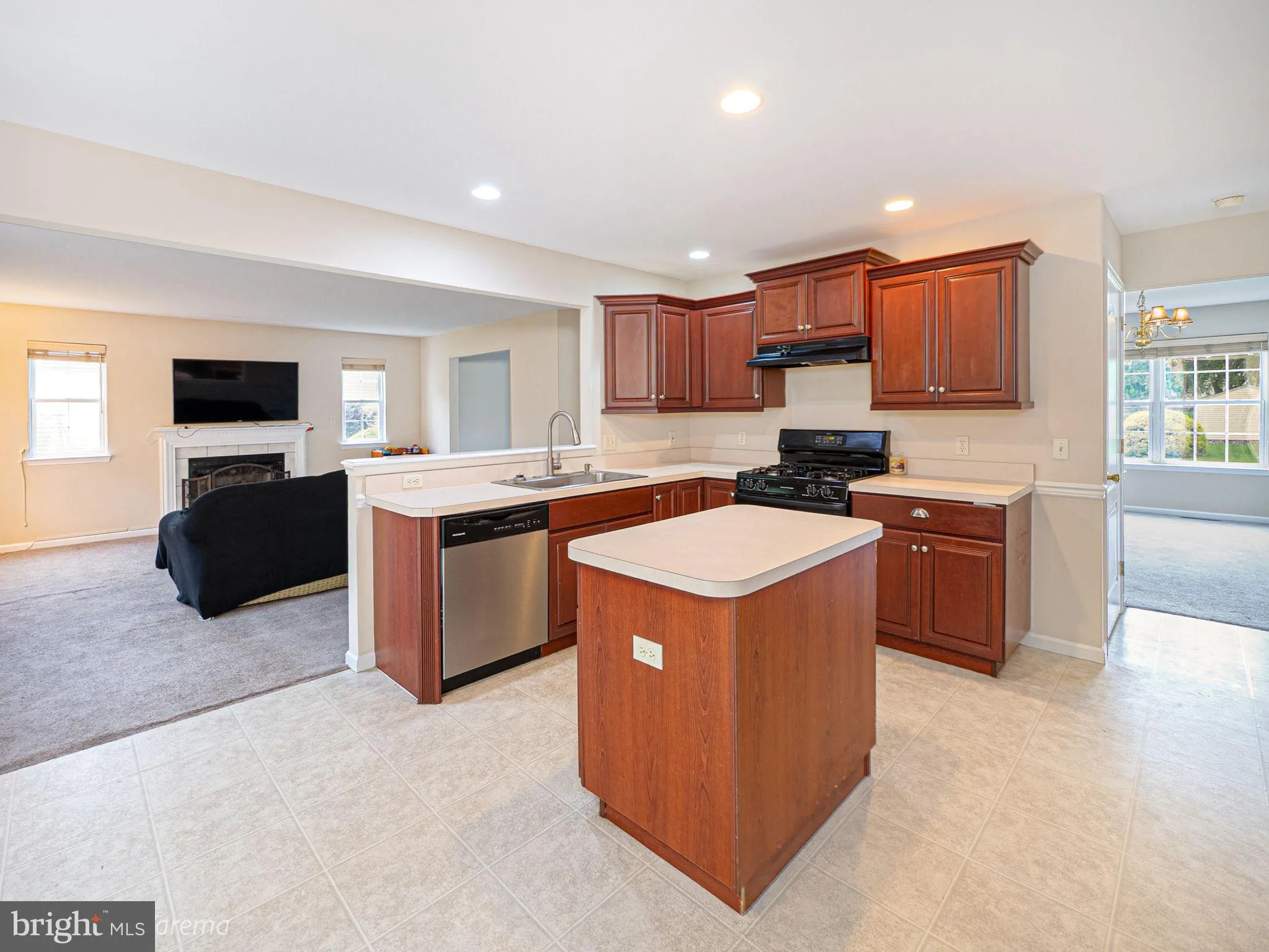 Easton, Pennsylvania 18040, United States, 4 Bedrooms Bedrooms, ,3 BathroomsBathrooms,Residential,Active,149032