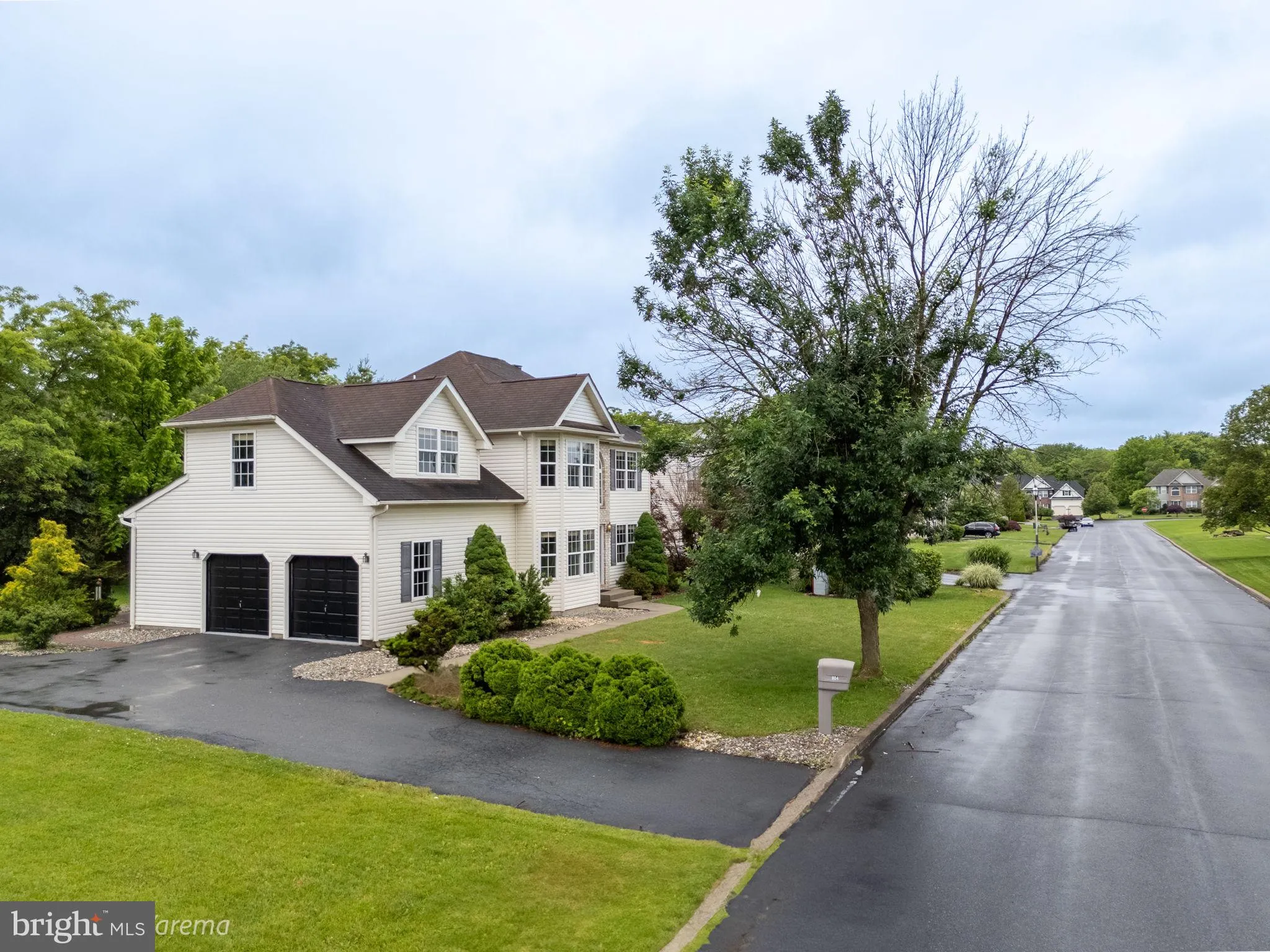 Easton, Pennsylvania 18040, United States, 4 Bedrooms Bedrooms, ,3 BathroomsBathrooms,Residential,Active,149032