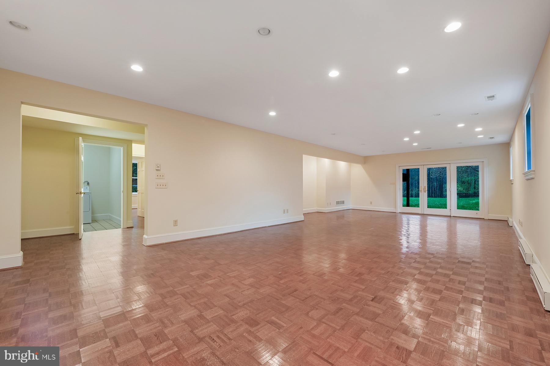 FISHING CREEK FARM - Residential