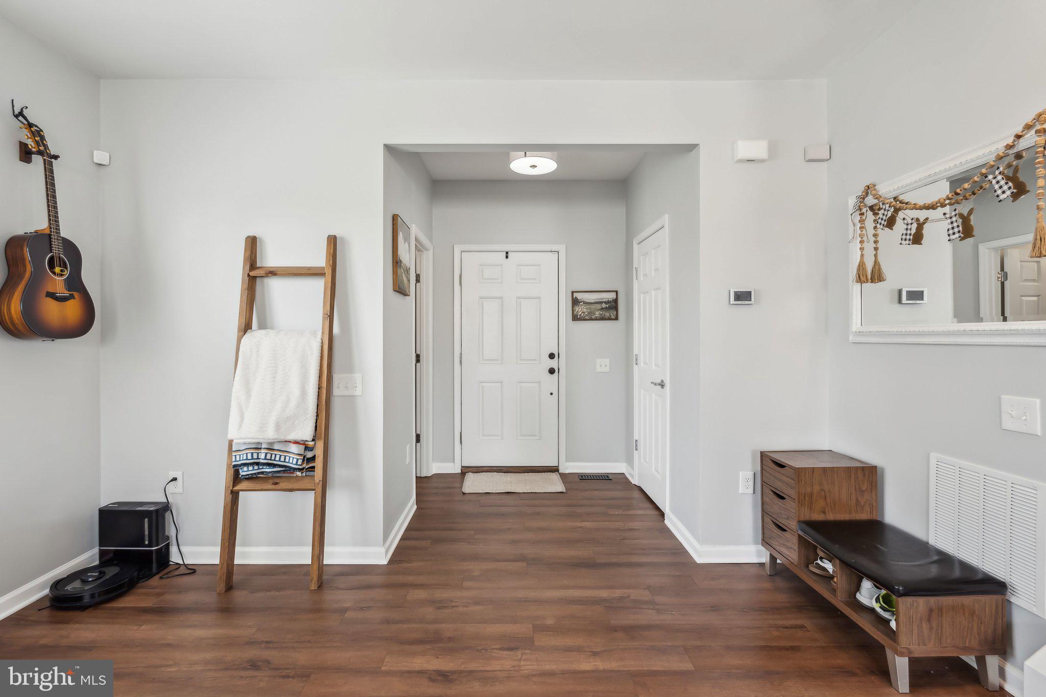 25 IVY SPRING LANE