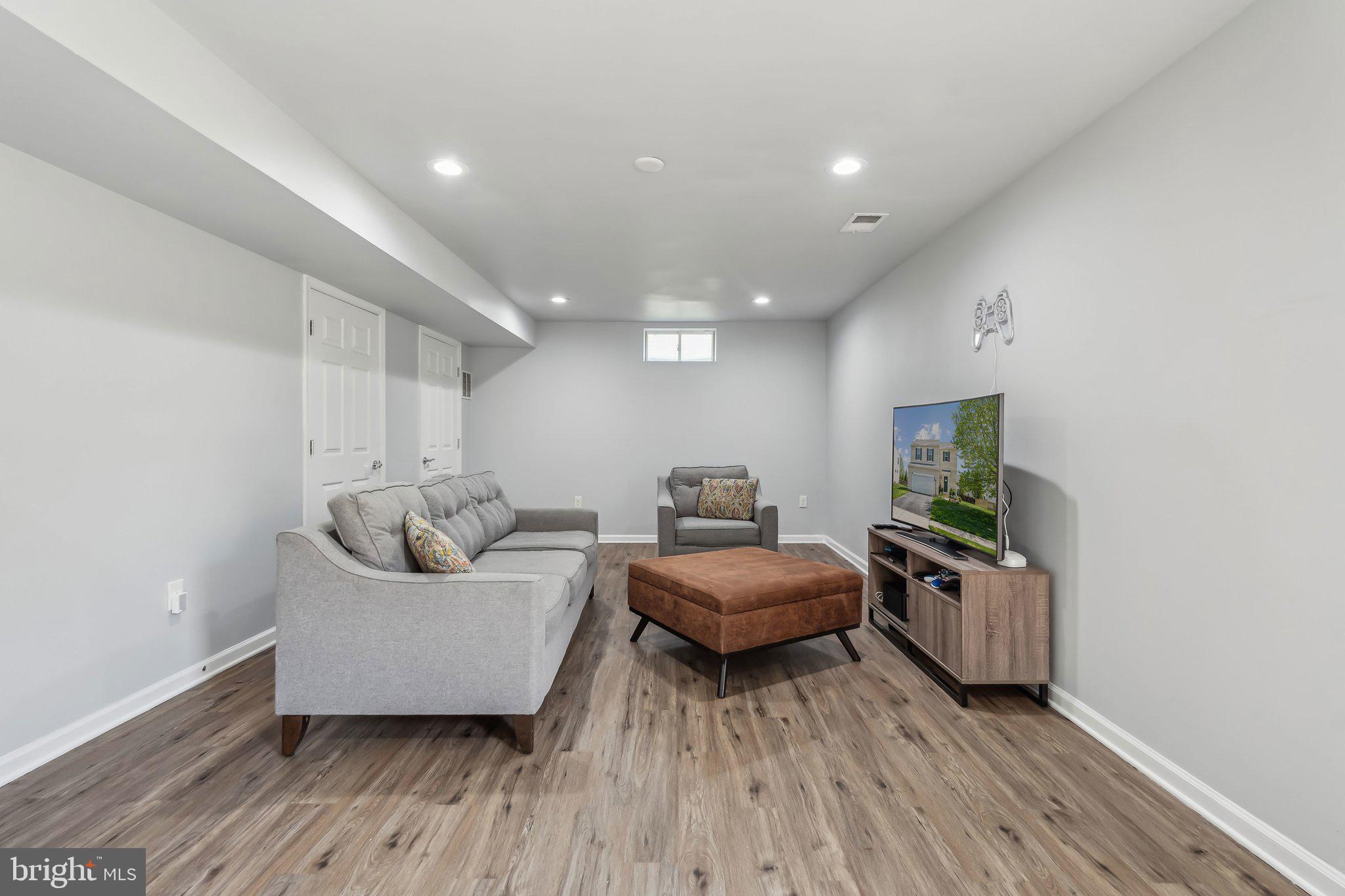 STAFFORD LAKES VILLAGE - Residential