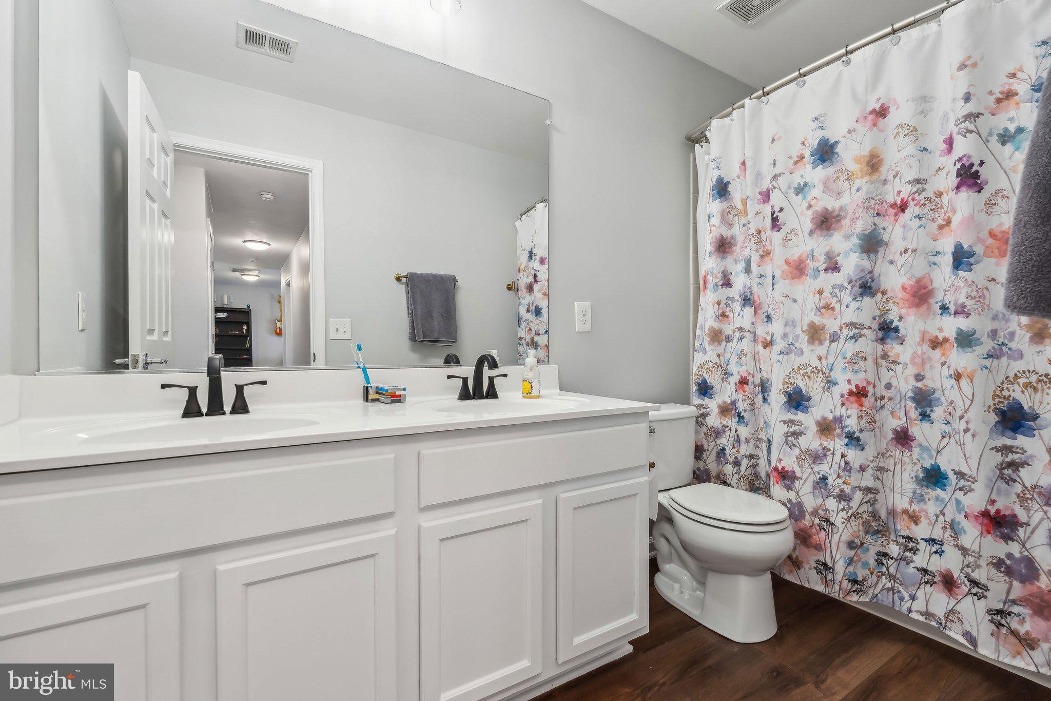 STAFFORD LAKES VILLAGE - Residential