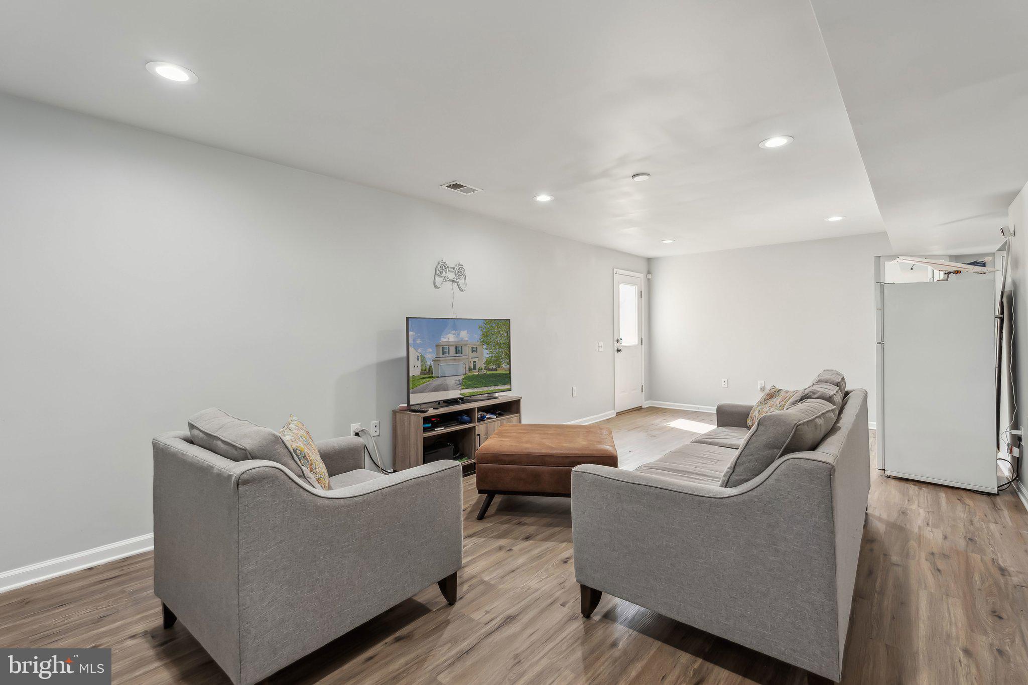 STAFFORD LAKES VILLAGE - Residential