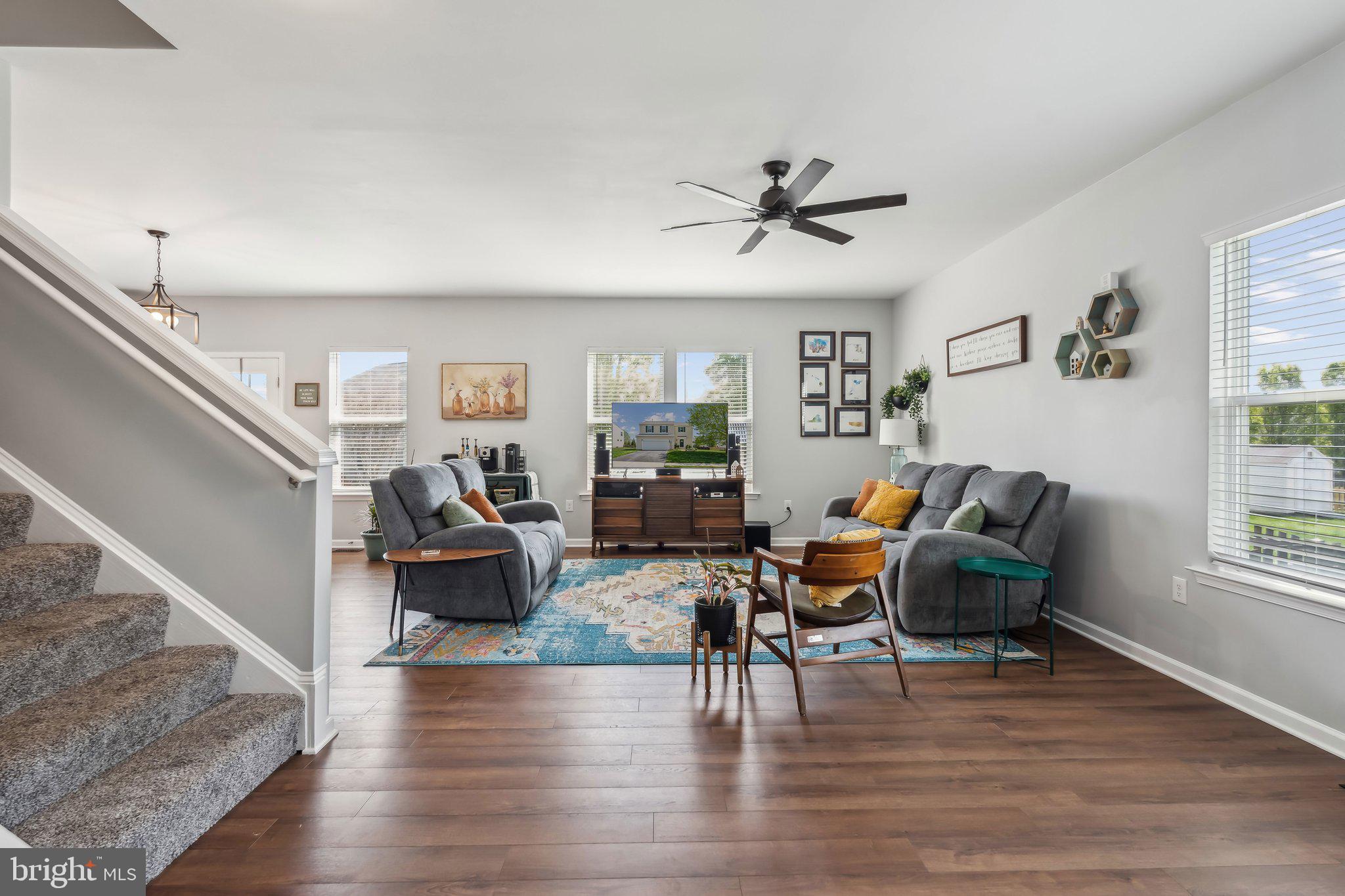 25 IVY SPRING LANE