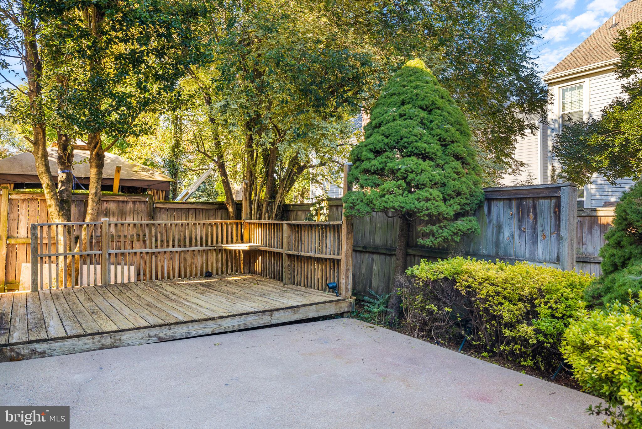 WOODLAND VILLAGE - Residential