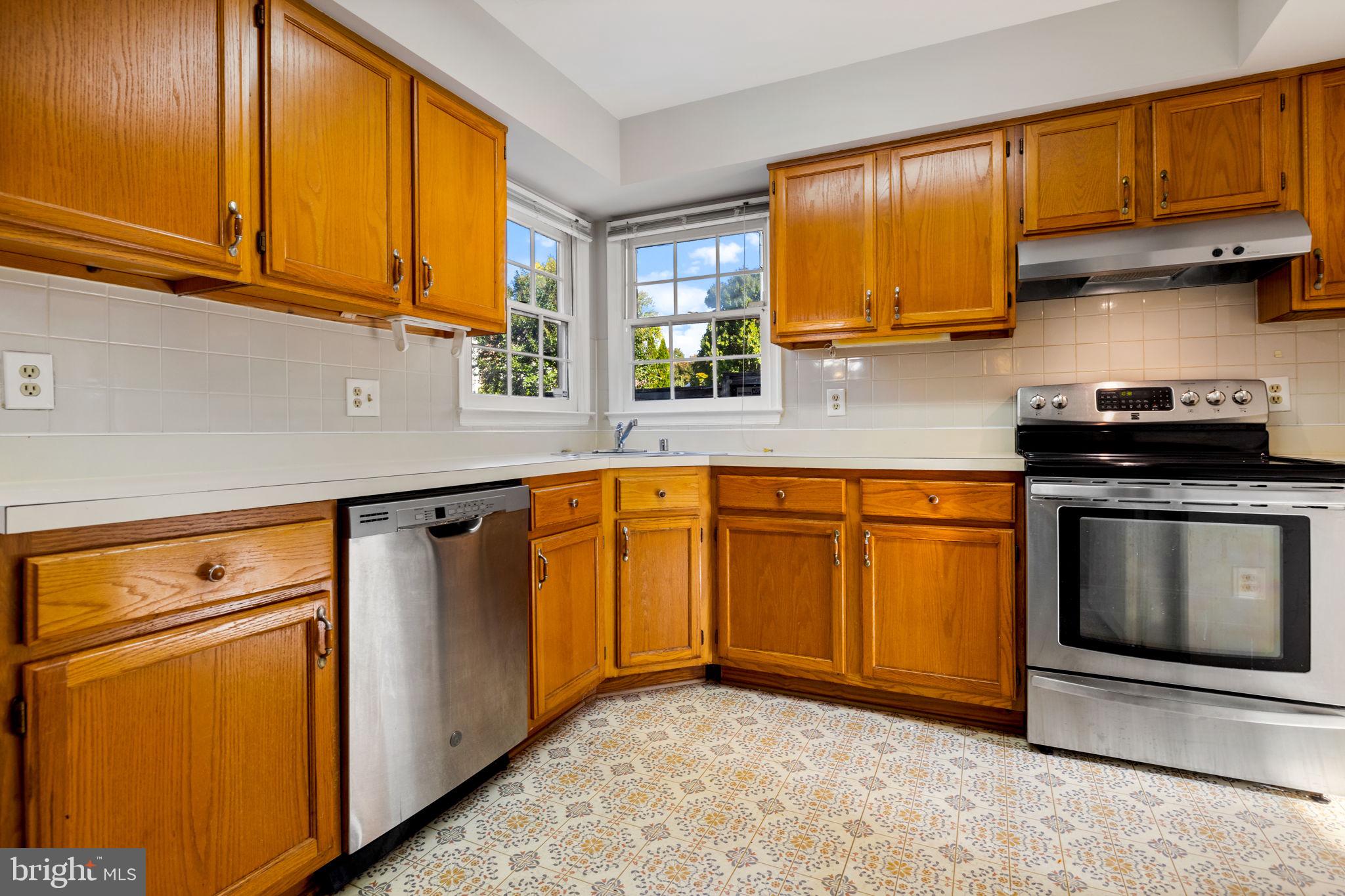 WOODLAND VILLAGE - Residential