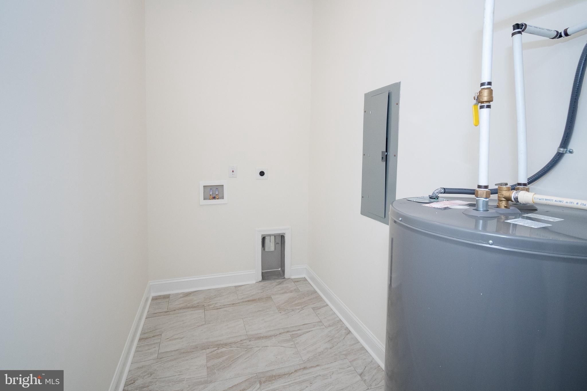 CHESTNUT HILLS - Residential