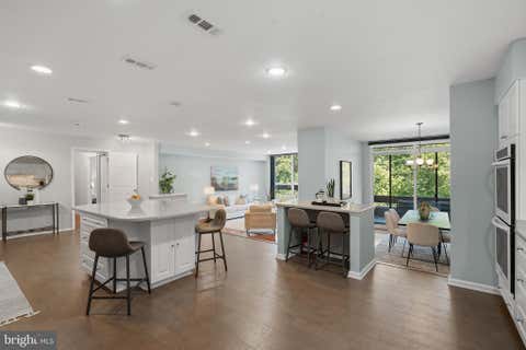 Photo of 4956 Sentinel Drive #9-402, BETHESDA, MD 20816 (MLS # MDMC2246694)
