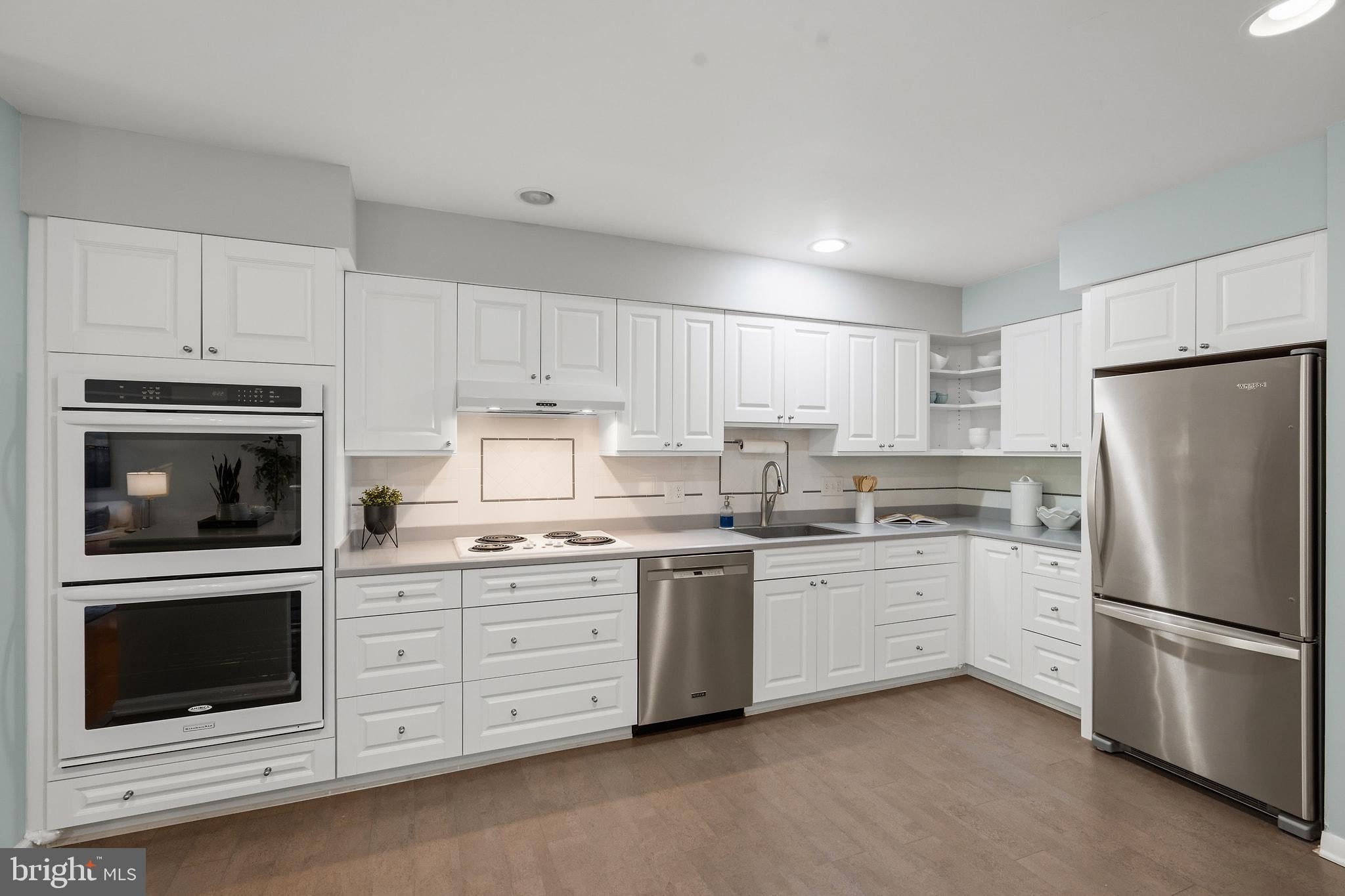 4956 SENTINEL DRIVE 9-402