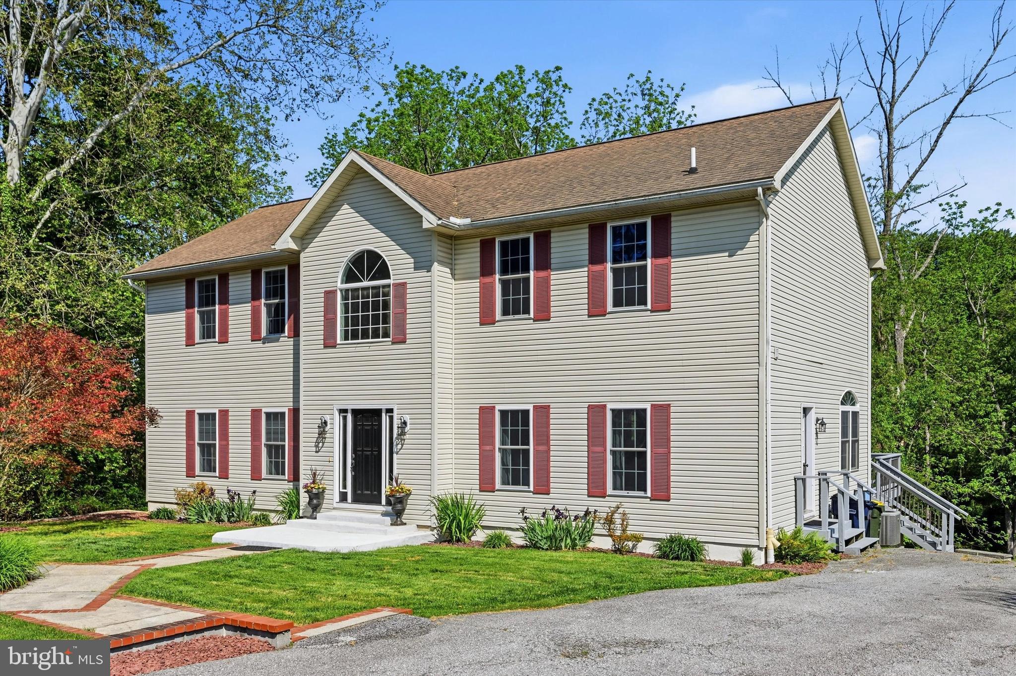 7 KATHLEEN DRIVE