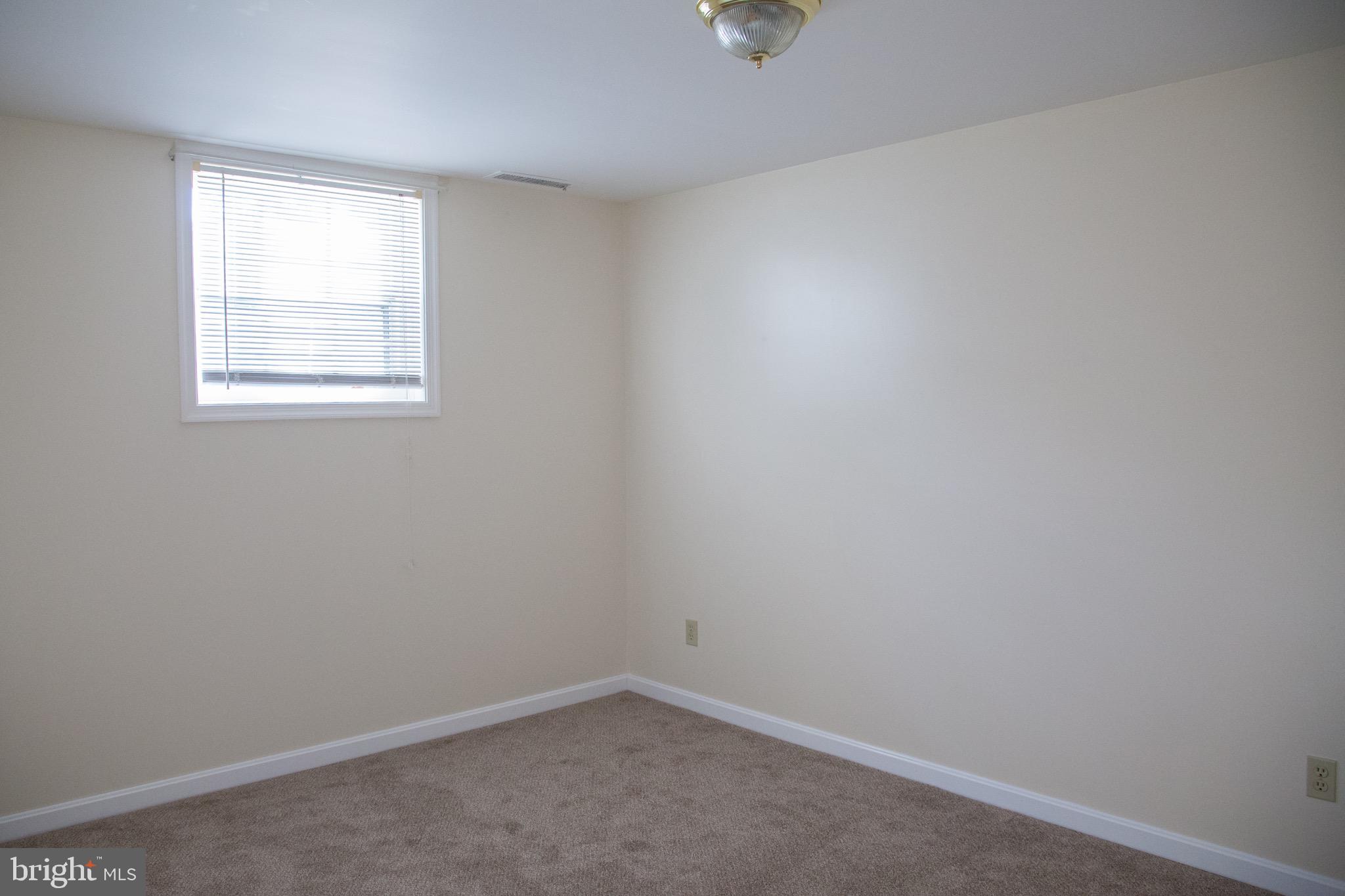 SPOTSWOOD ESTATES - Residential Lease