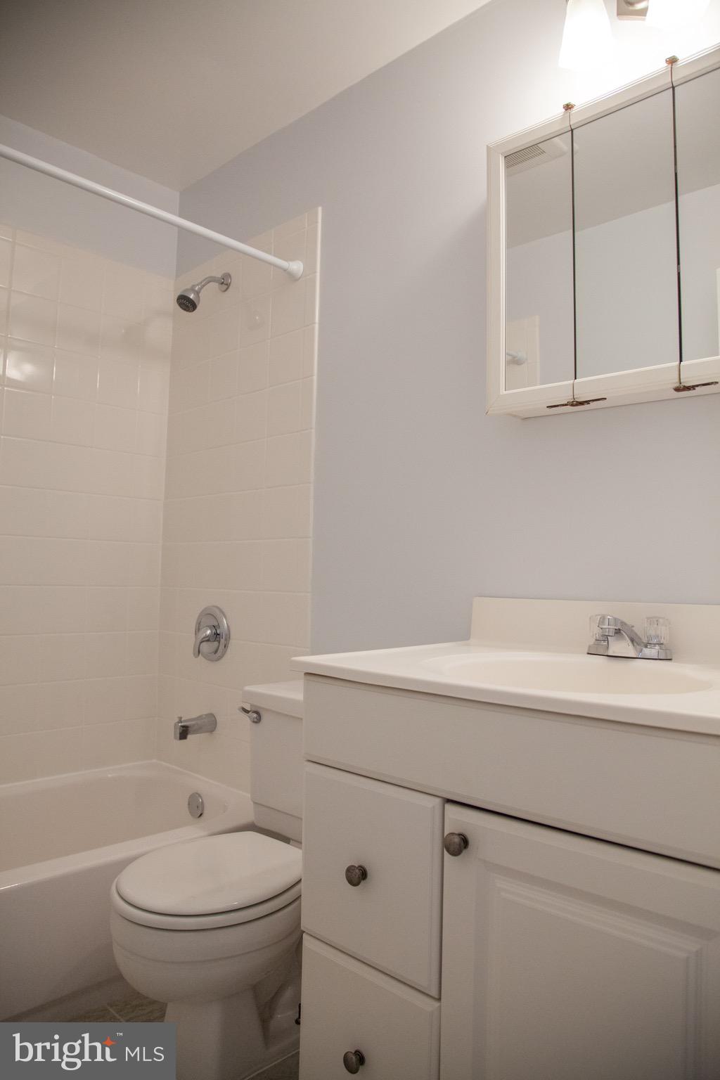 SPOTSWOOD ESTATES - Residential Lease