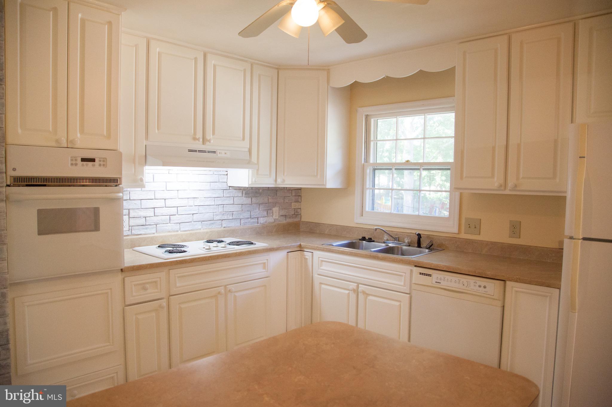 SPOTSWOOD ESTATES - Residential Lease