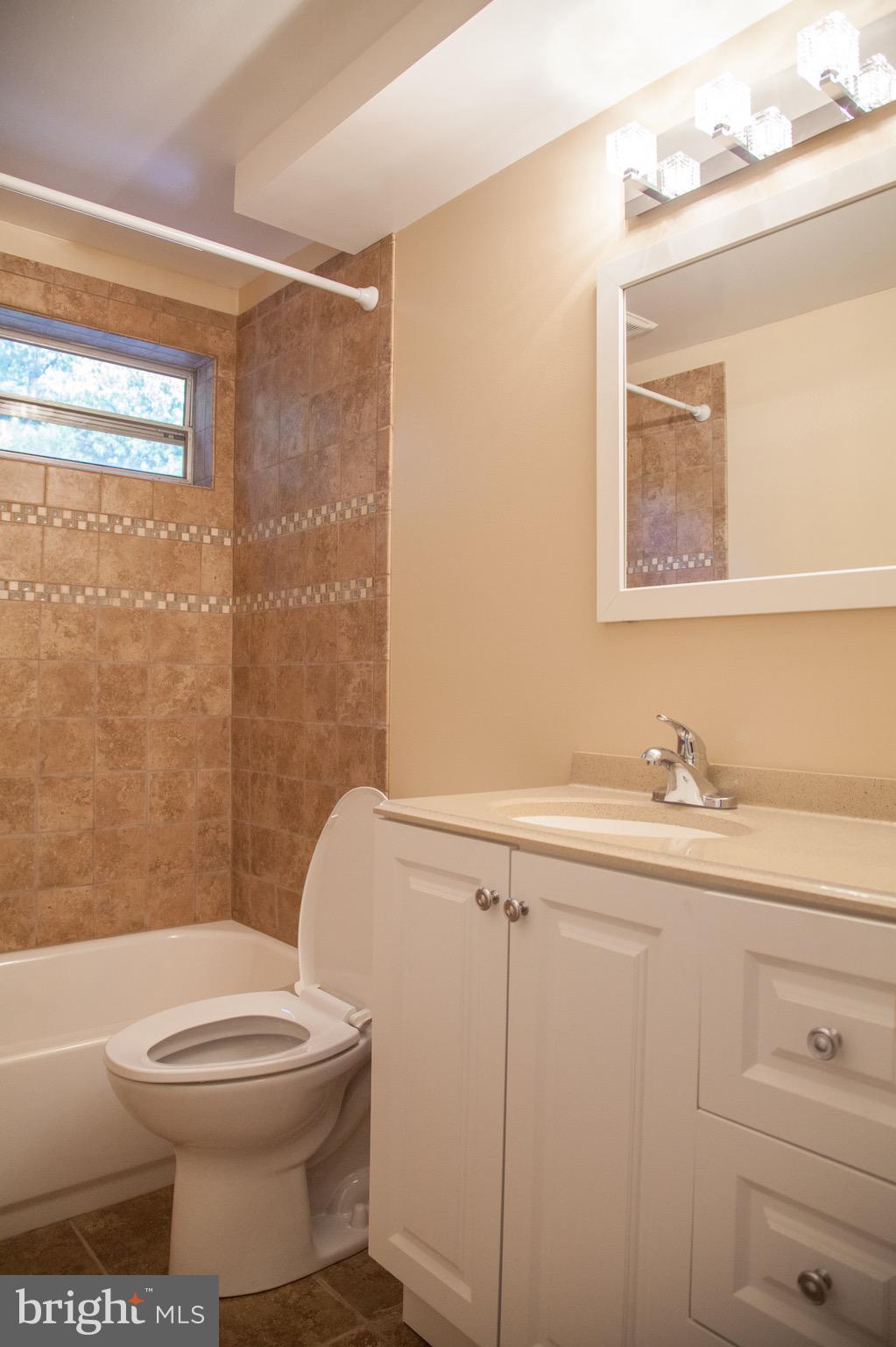 SPOTSWOOD ESTATES - Residential Lease