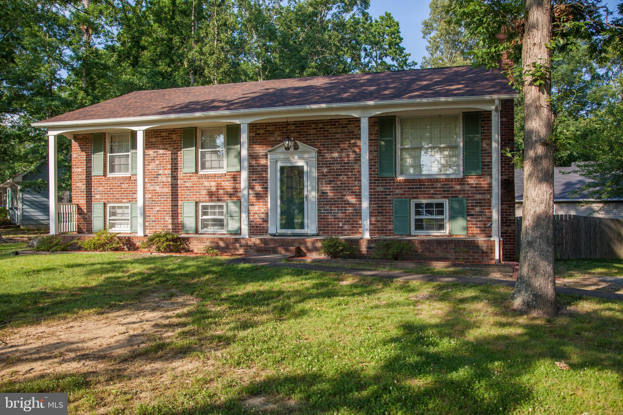 SPOTSWOOD ESTATES - Residential Lease