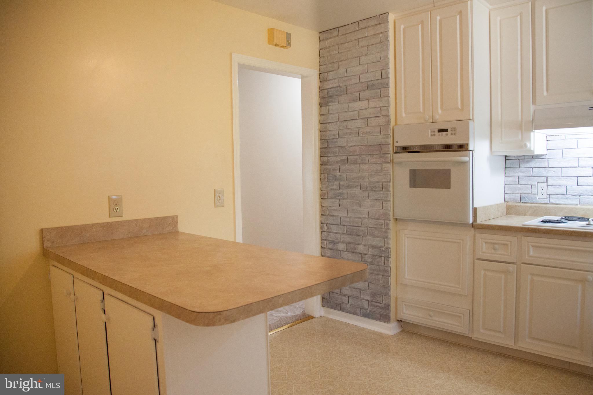 SPOTSWOOD ESTATES - Residential Lease