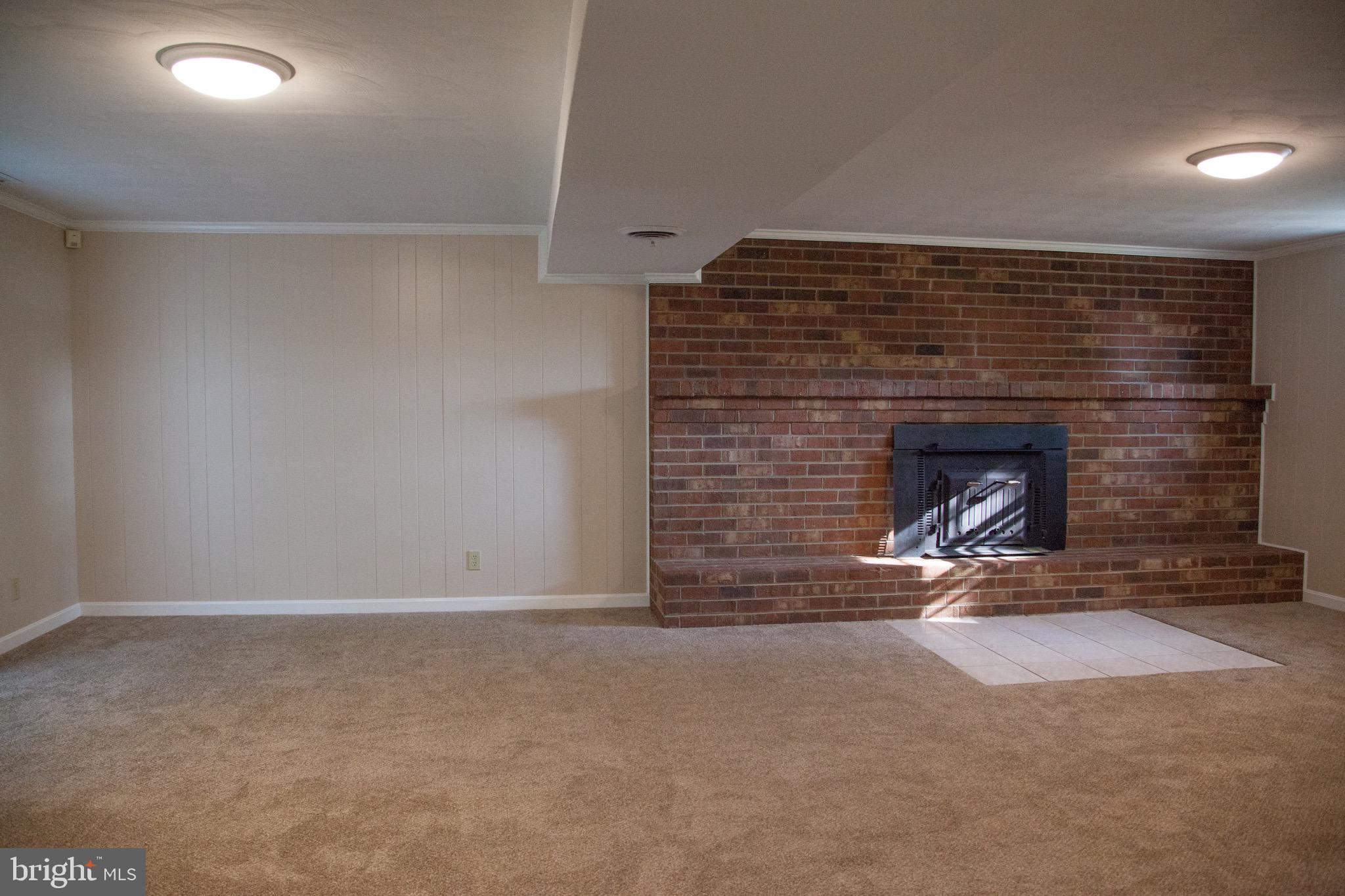 SPOTSWOOD ESTATES - Residential Lease