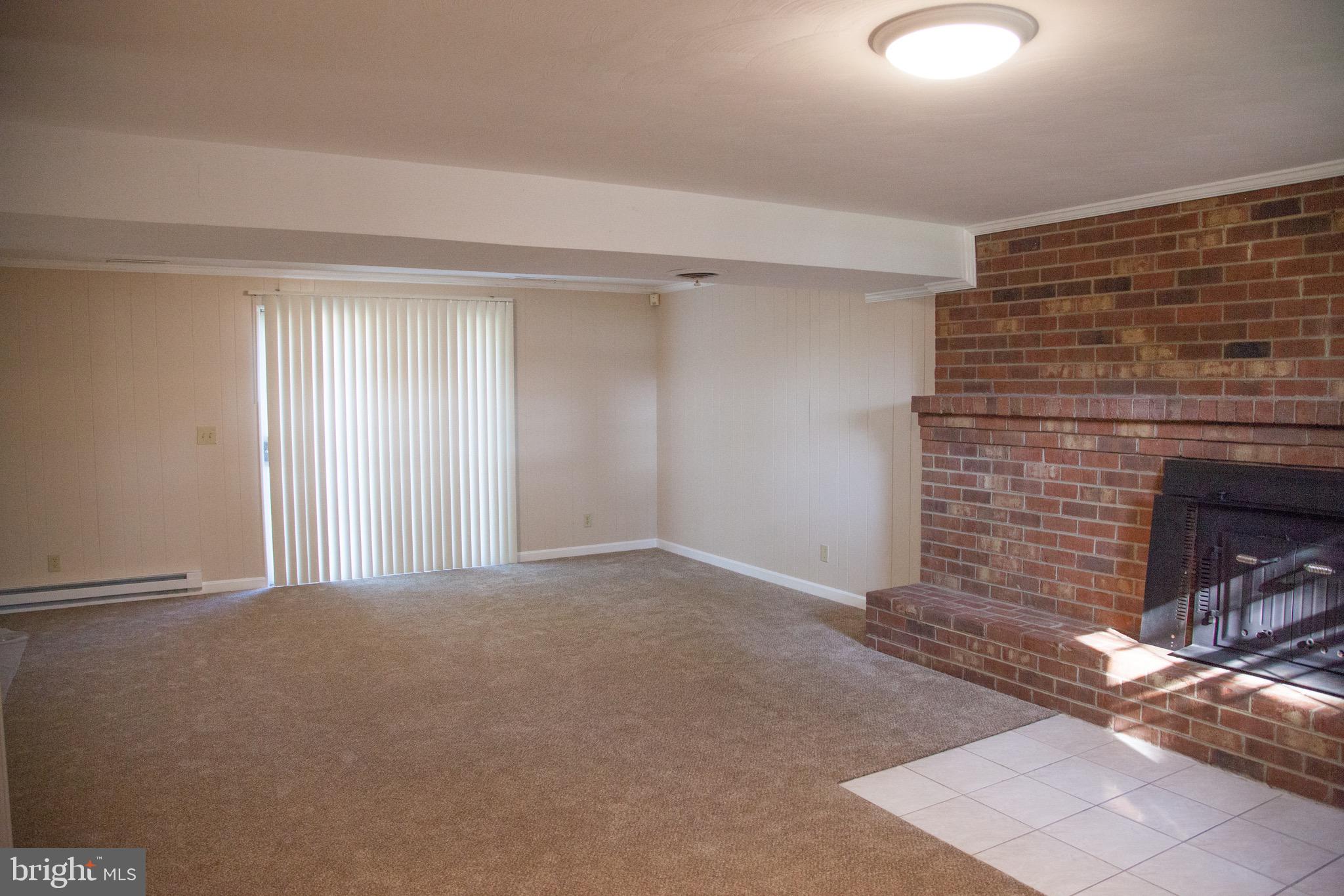 SPOTSWOOD ESTATES - Residential Lease