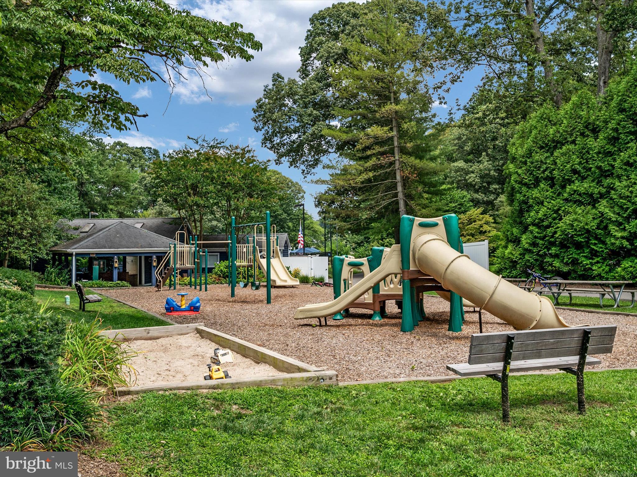 FAIR OAKS ON THE MAGOTHY - Residential