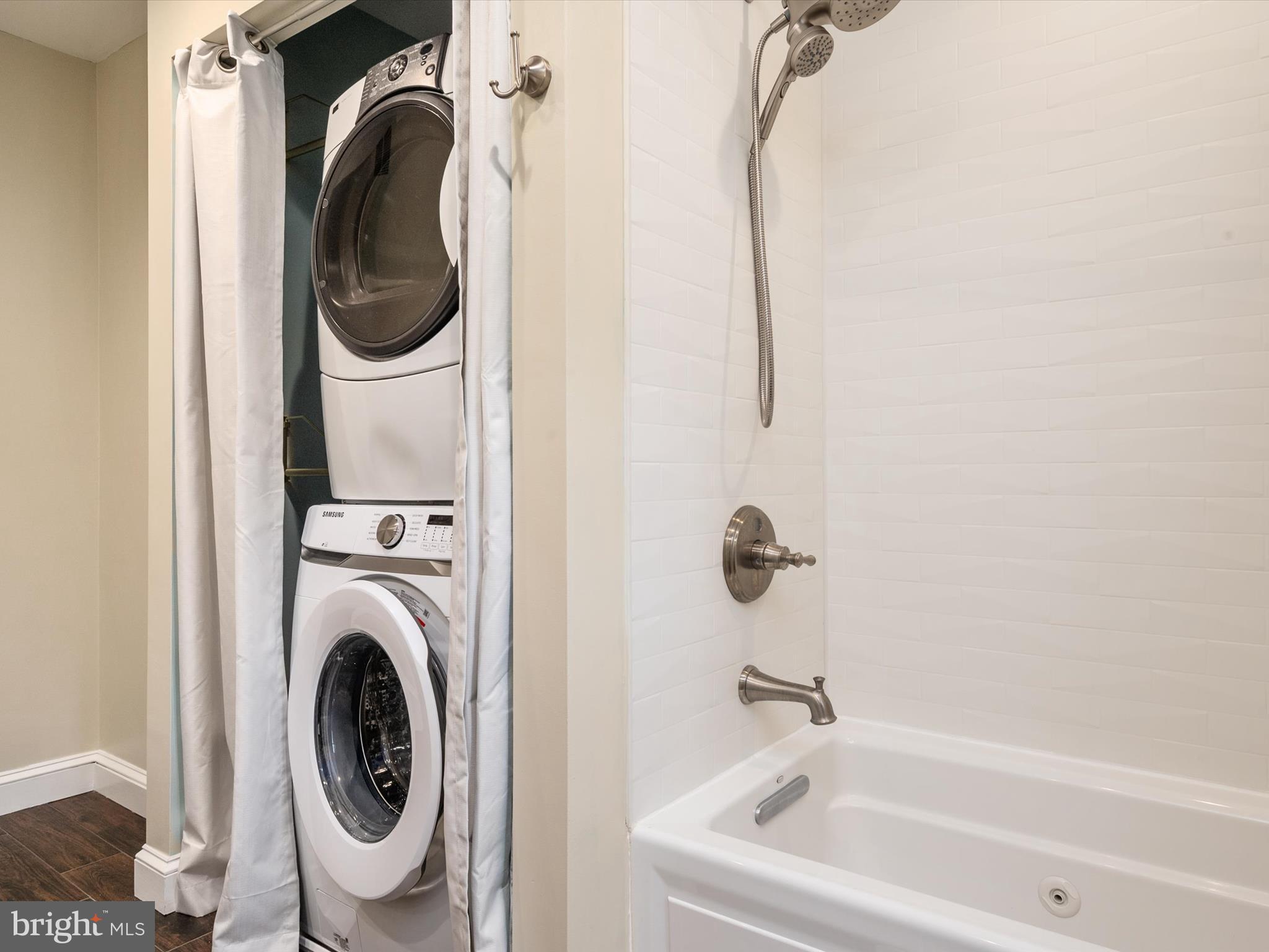 FAIR OAKS ON THE MAGOTHY - Residential