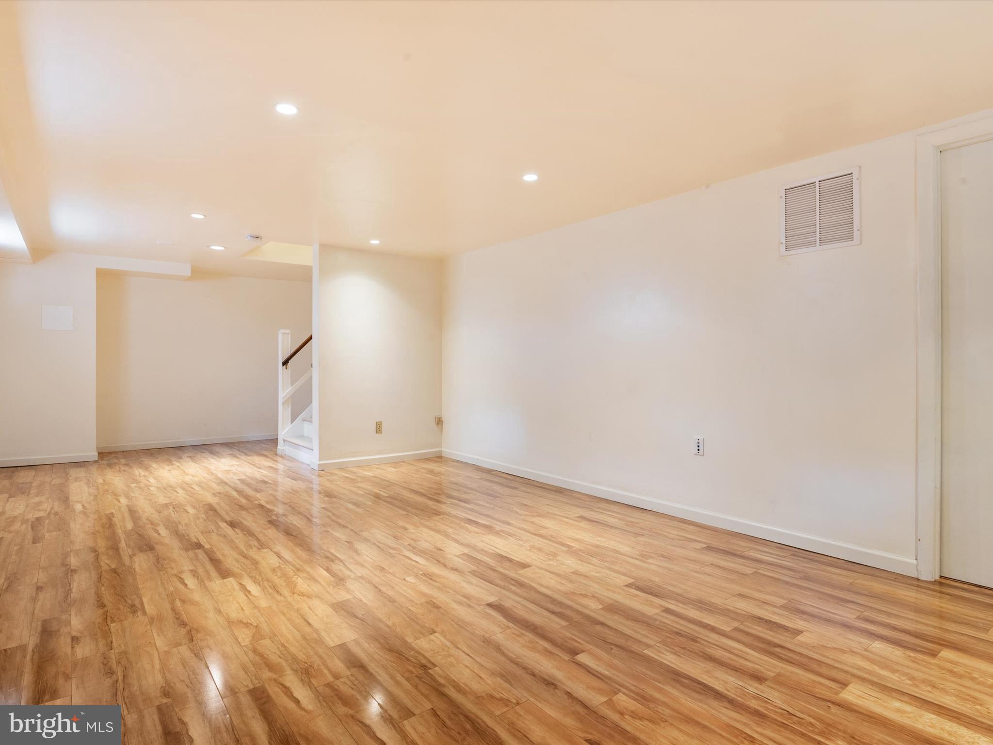 FAIR OAKS ON THE MAGOTHY - Residential