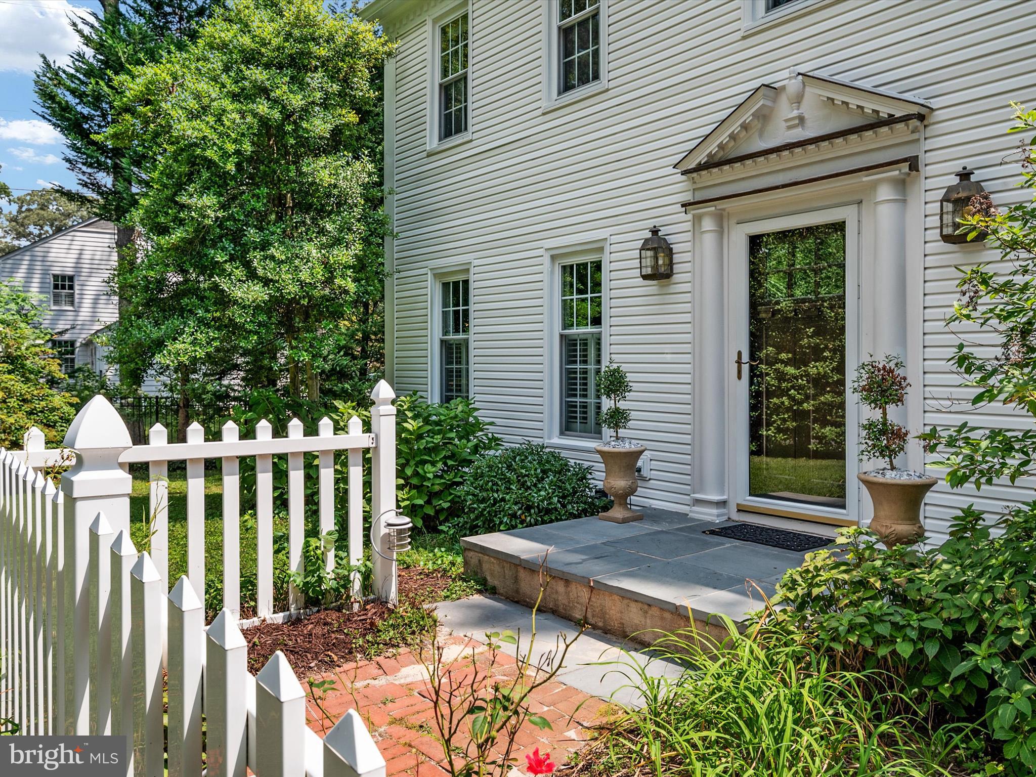FAIR OAKS ON THE MAGOTHY - Residential
