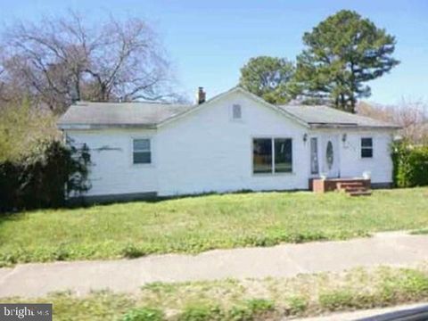 2713 N ARMISTEAD AVENUE HAMPTON VA 23666