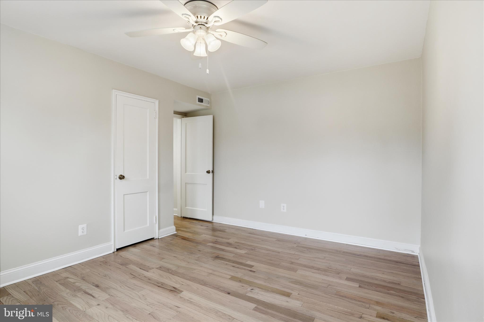 COMMONS OF ARLINGTON - Residential