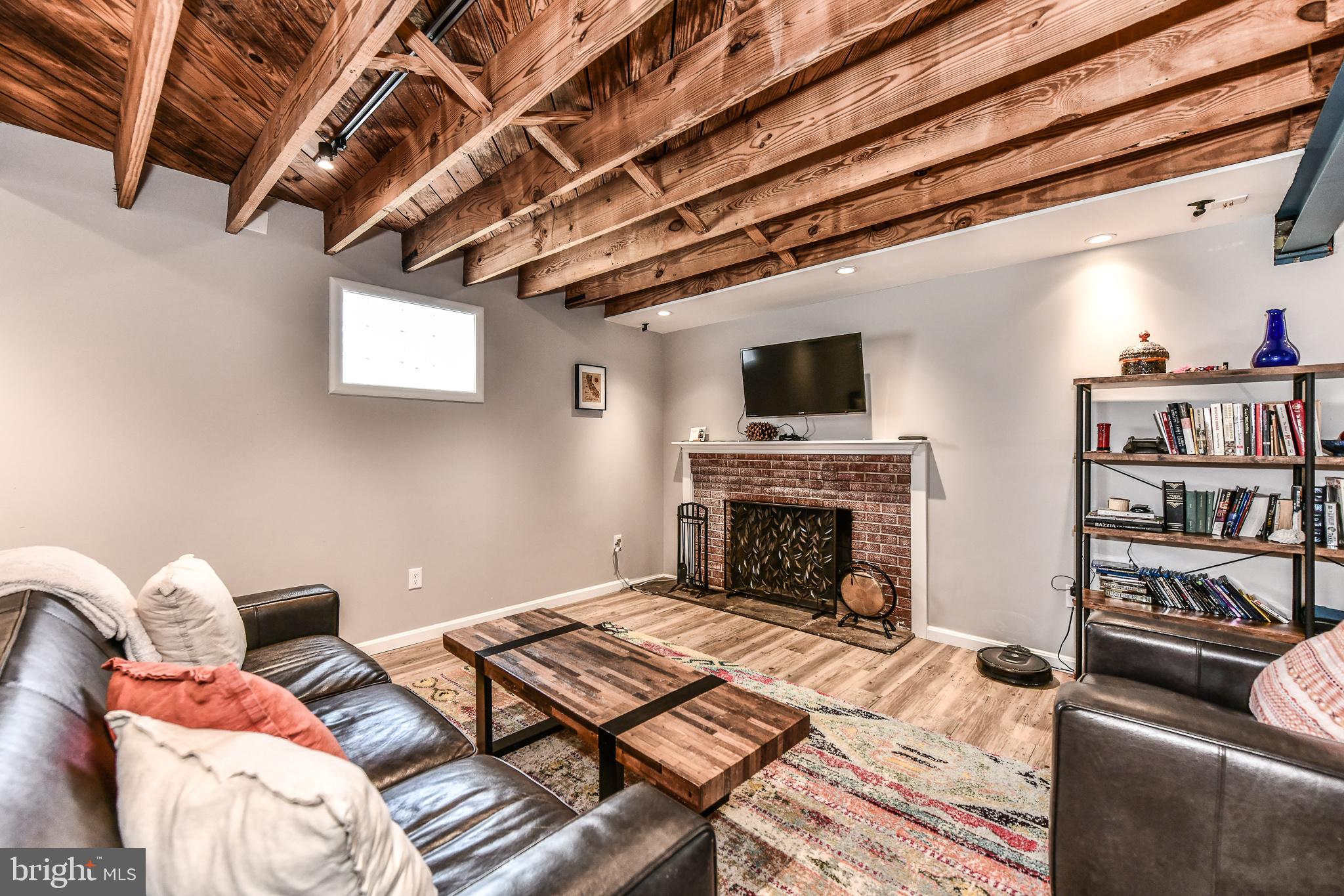 DONAHUE JOHN URBAN - Residential Lease