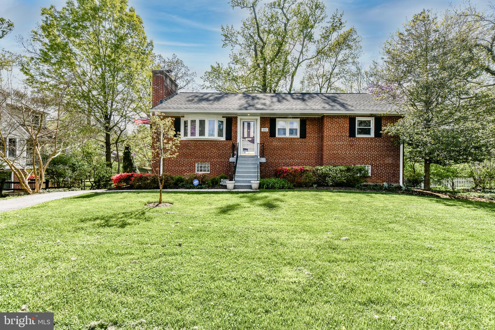 DONAHUE JOHN URBAN - Residential Lease