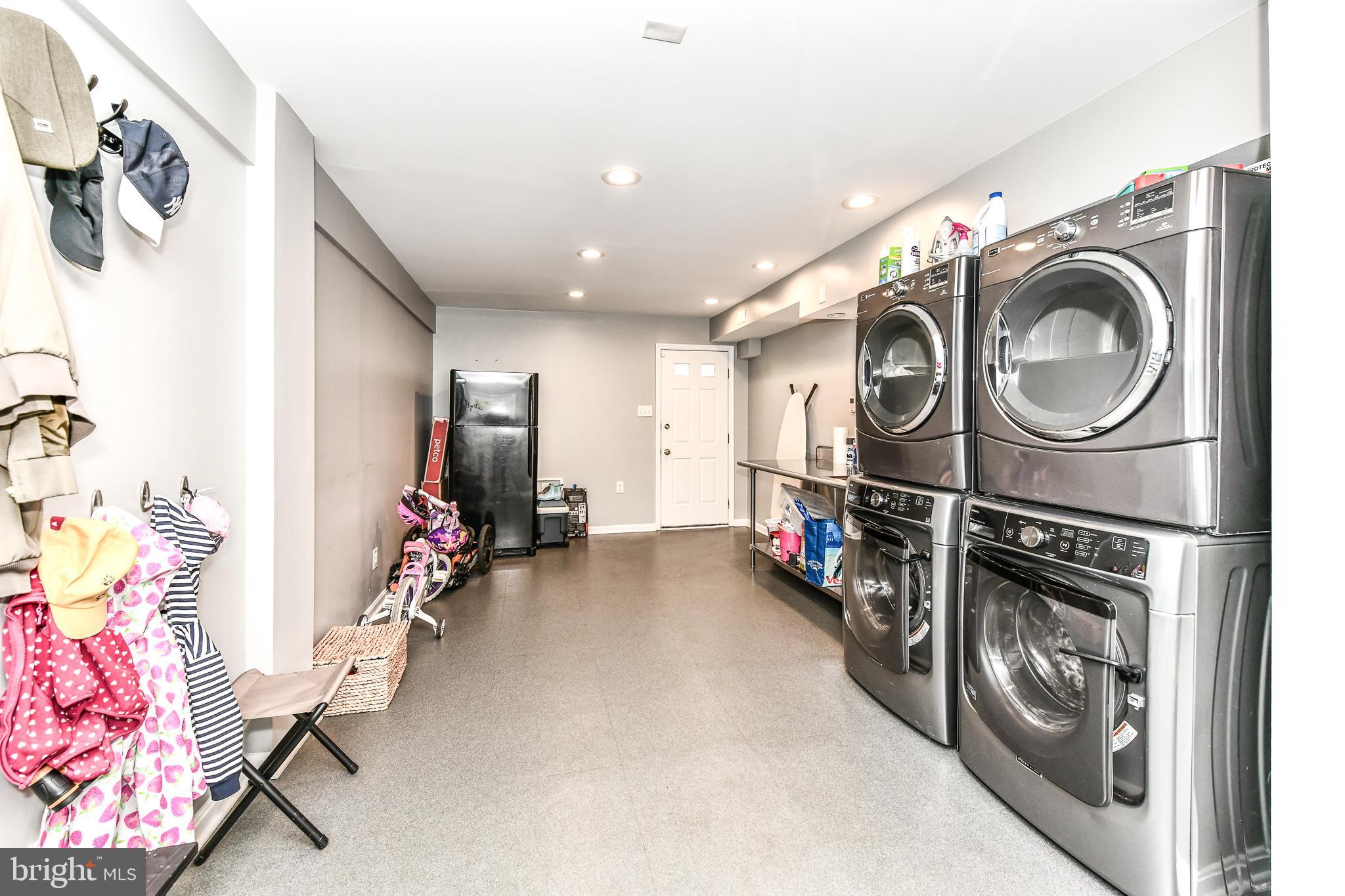 DONAHUE JOHN URBAN - Residential Lease