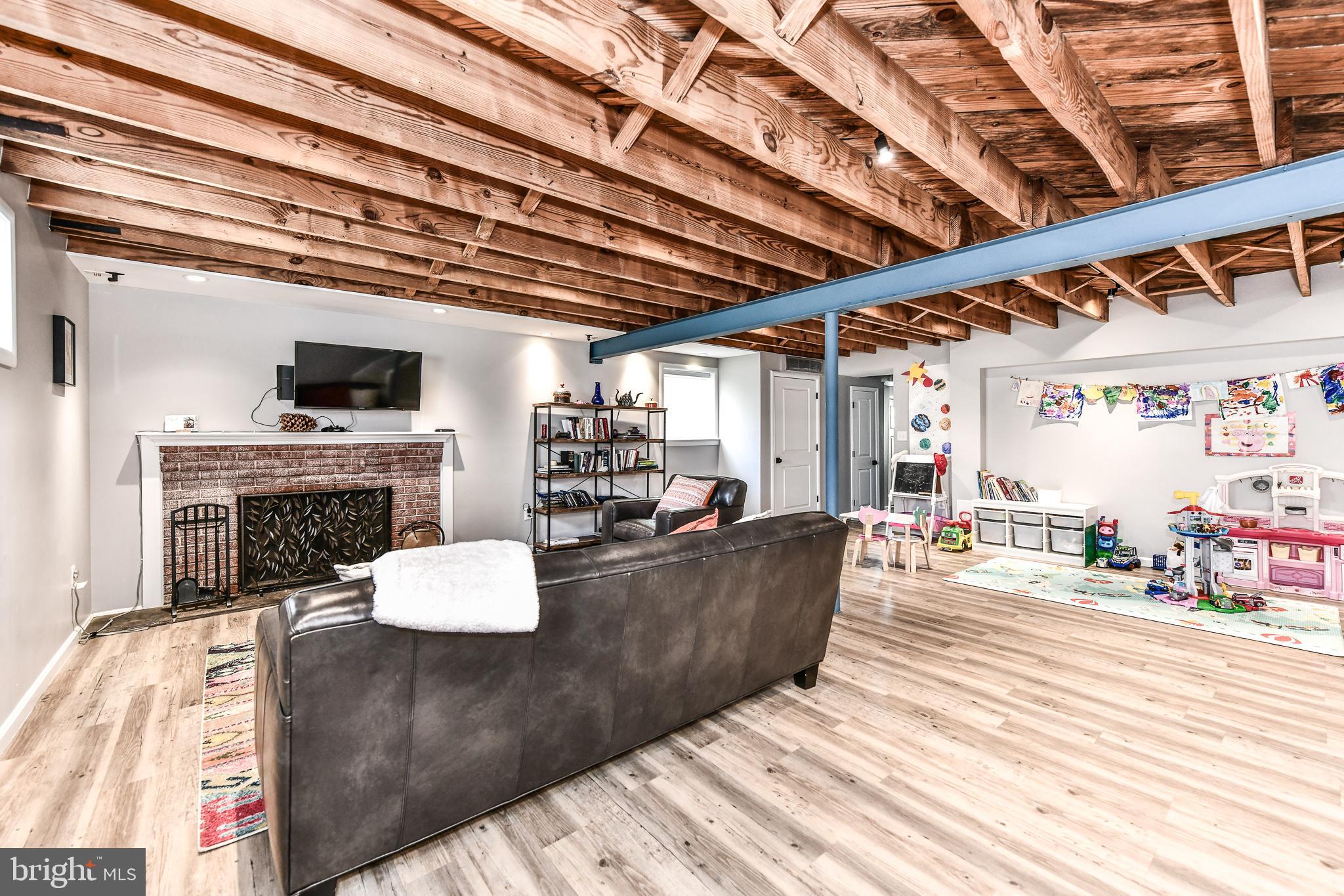 DONAHUE JOHN URBAN - Residential Lease