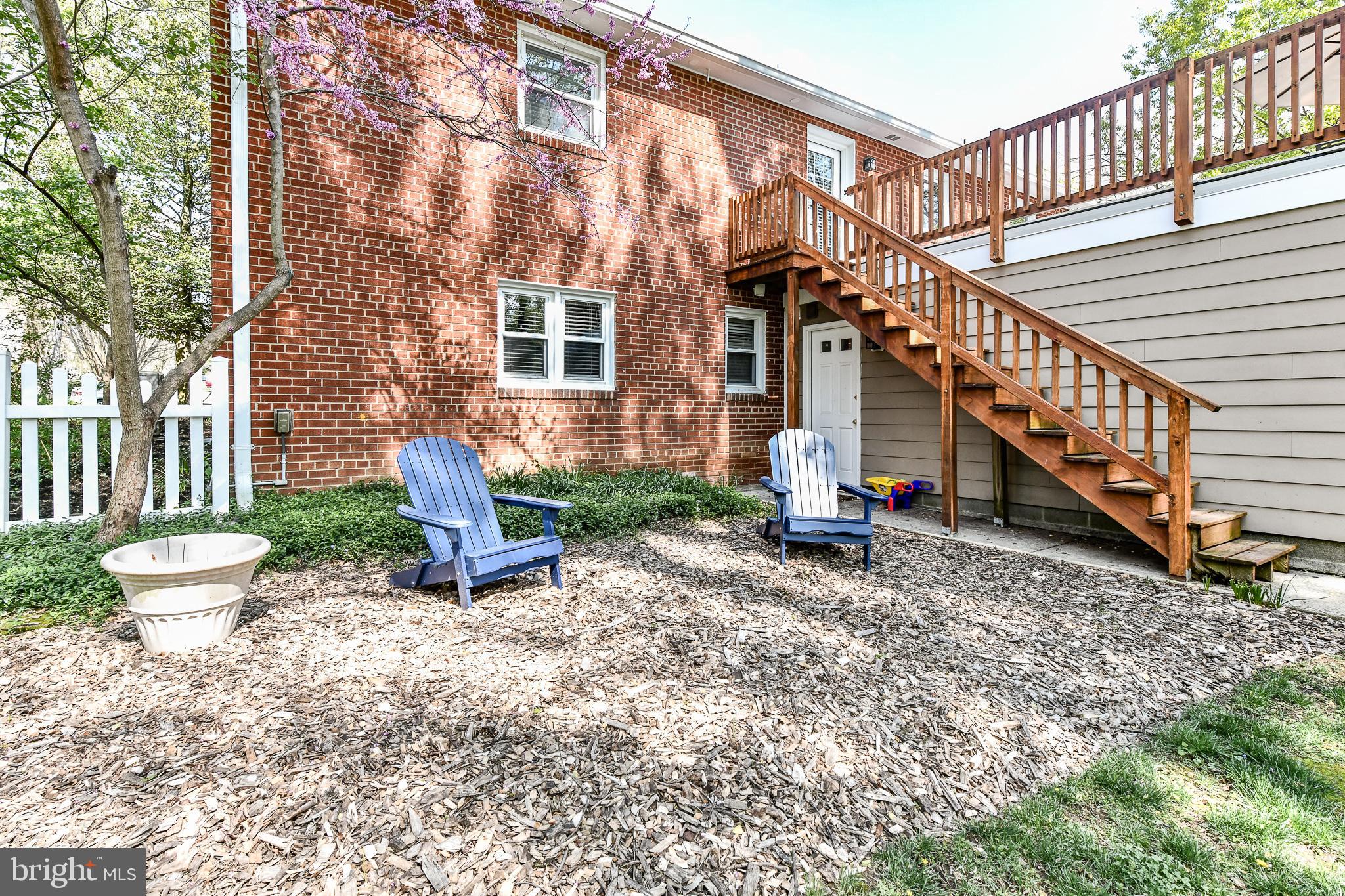 DONAHUE JOHN URBAN - Residential Lease