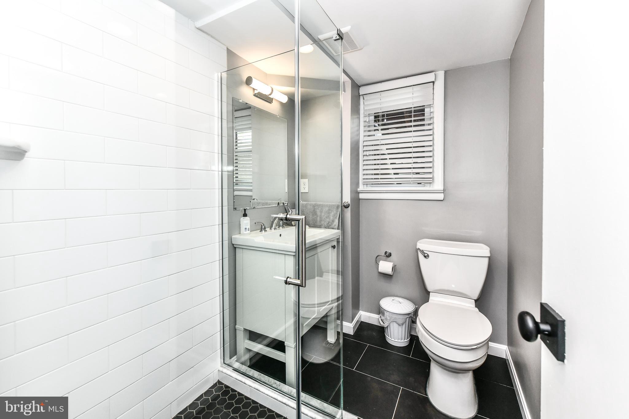 DONAHUE JOHN URBAN - Residential Lease