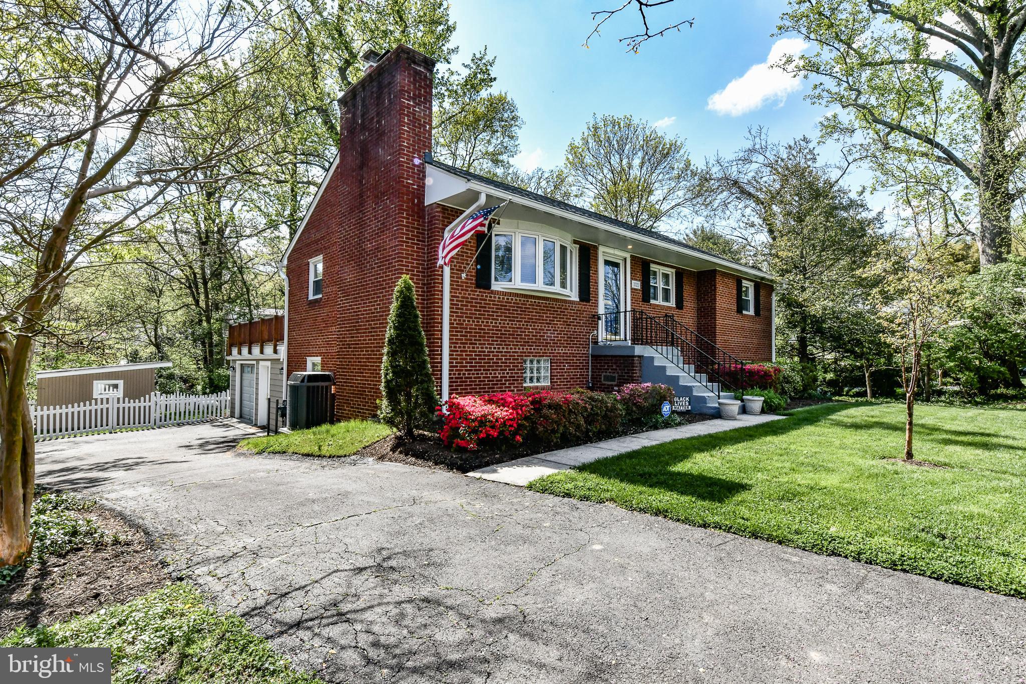 DONAHUE JOHN URBAN - Residential Lease