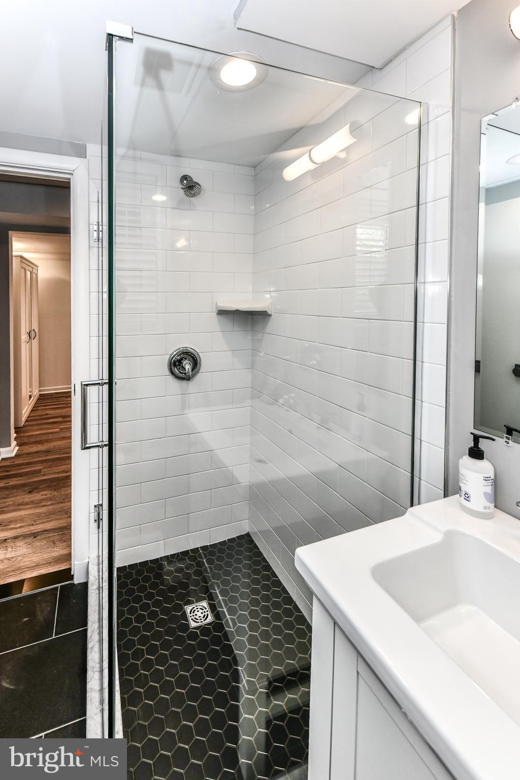 DONAHUE JOHN URBAN - Residential Lease