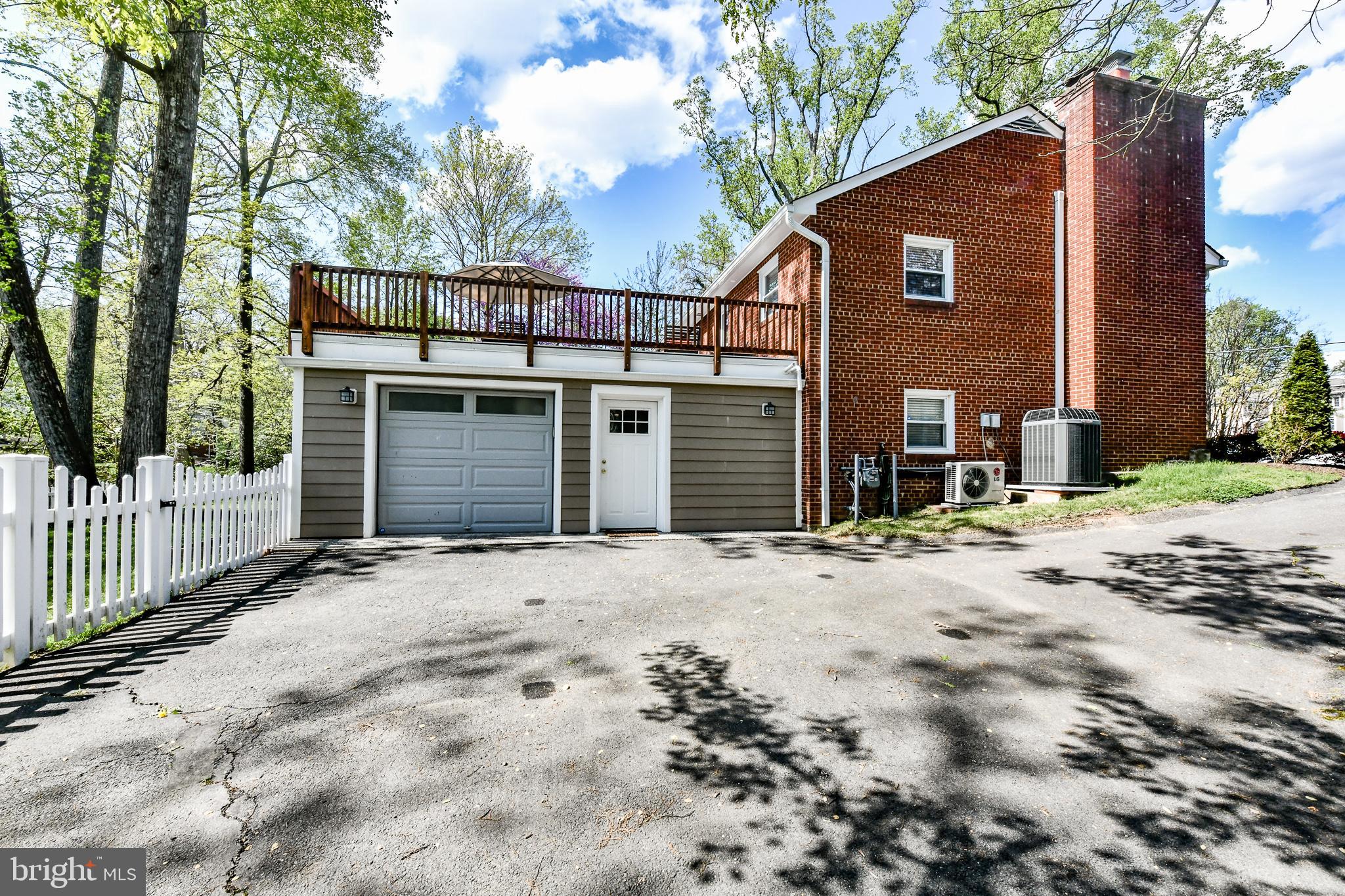 DONAHUE JOHN URBAN - Residential Lease