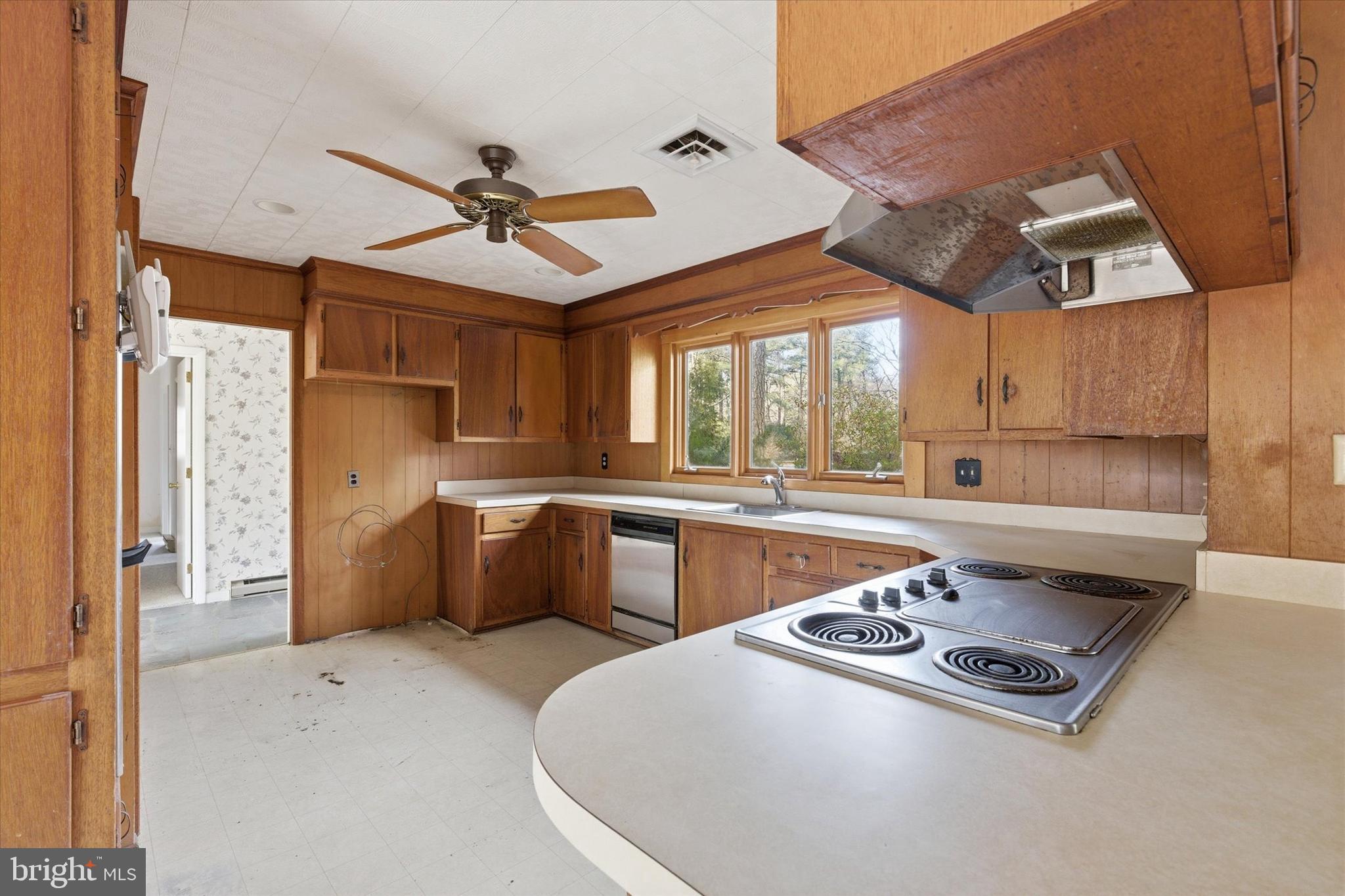 HOLLY LAKE ESTATES - Residential