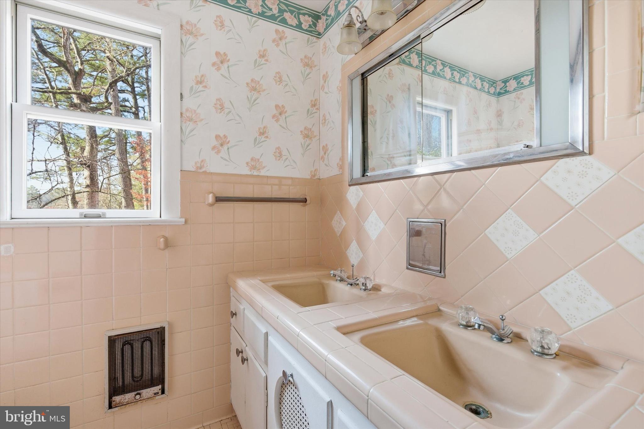 HOLLY LAKE ESTATES - Residential