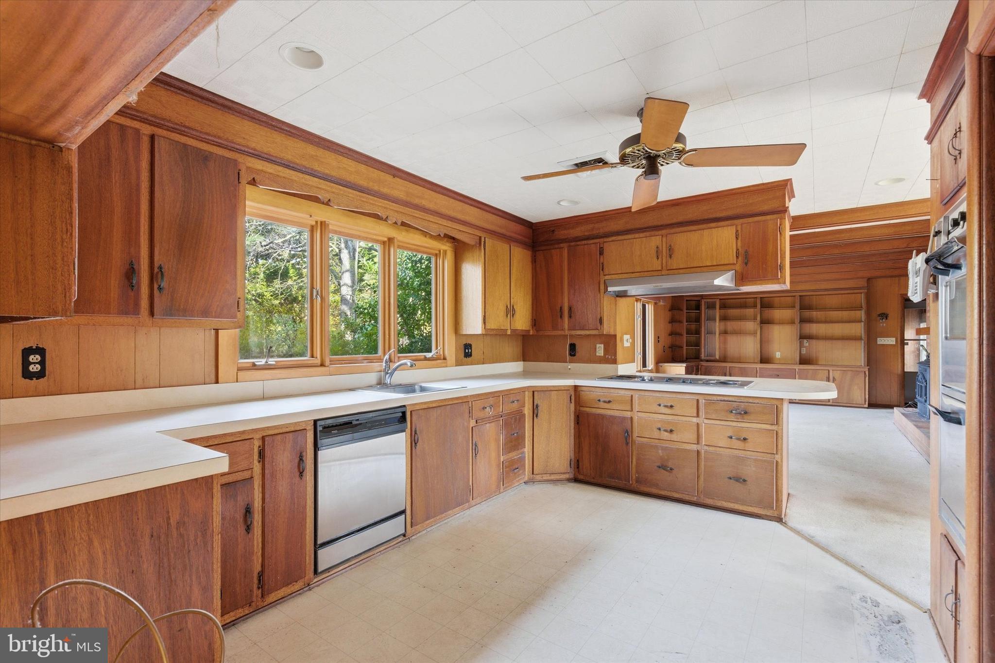 HOLLY LAKE ESTATES - Residential