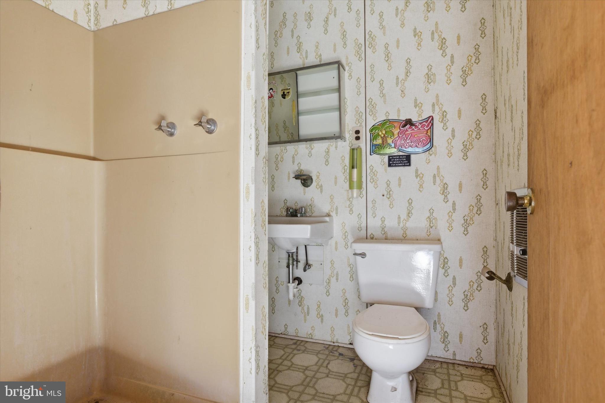 HOLLY LAKE ESTATES - Residential