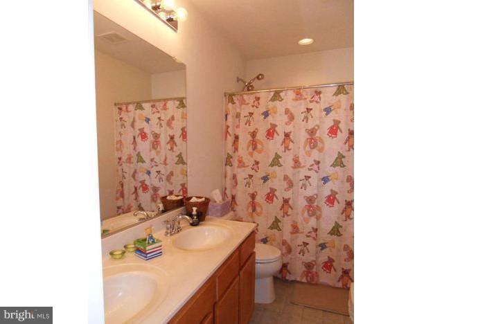 WESTBURY PUB - Residential Lease