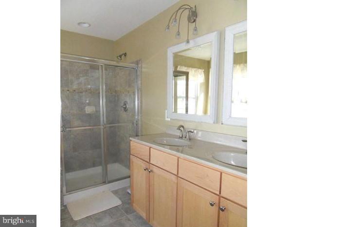 WESTBURY PUB - Residential Lease