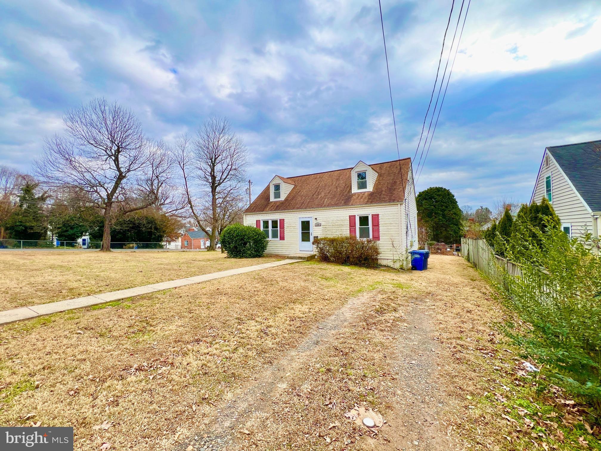 OAK KNOLL - Residential