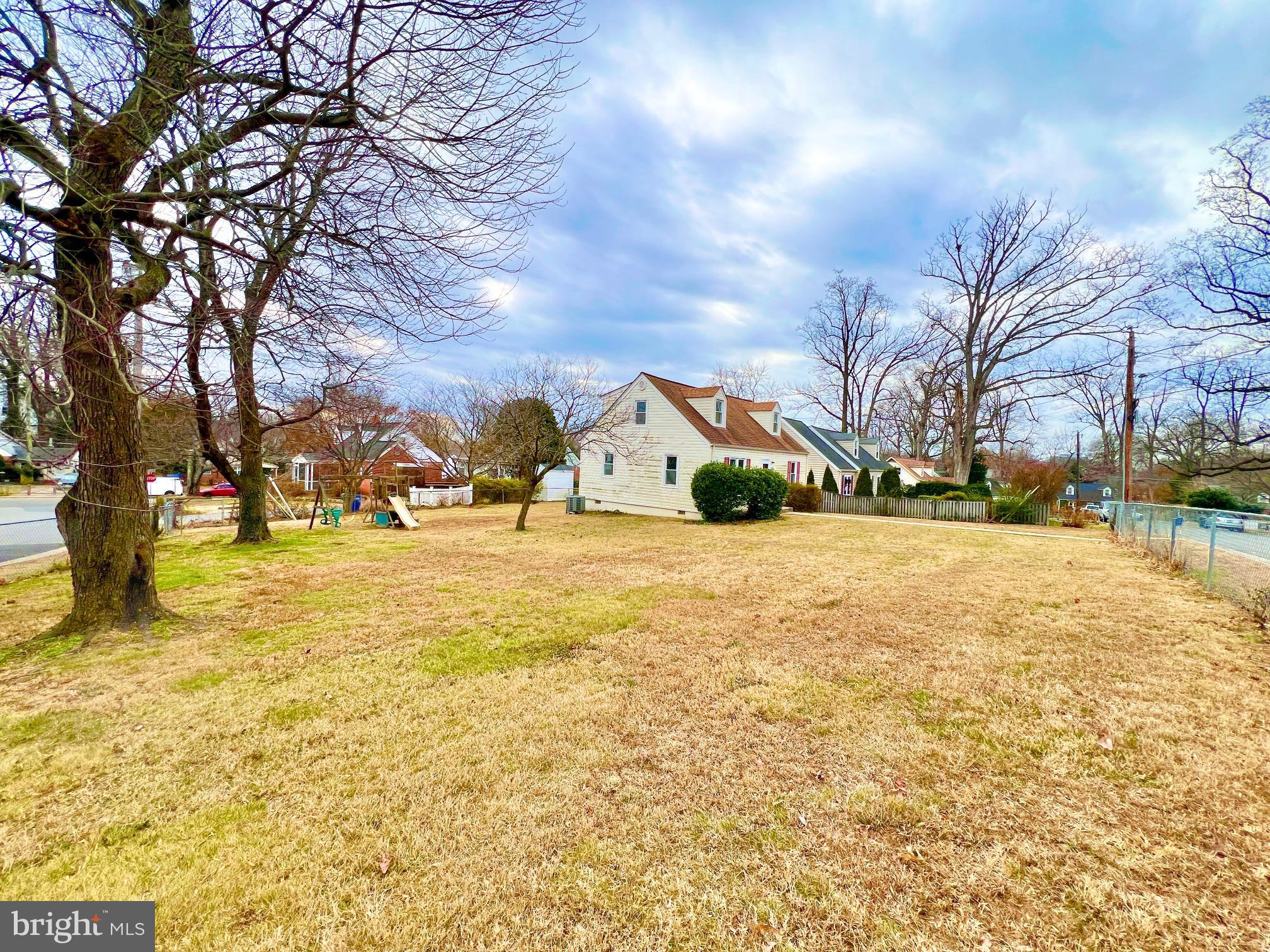 OAK KNOLL - Residential