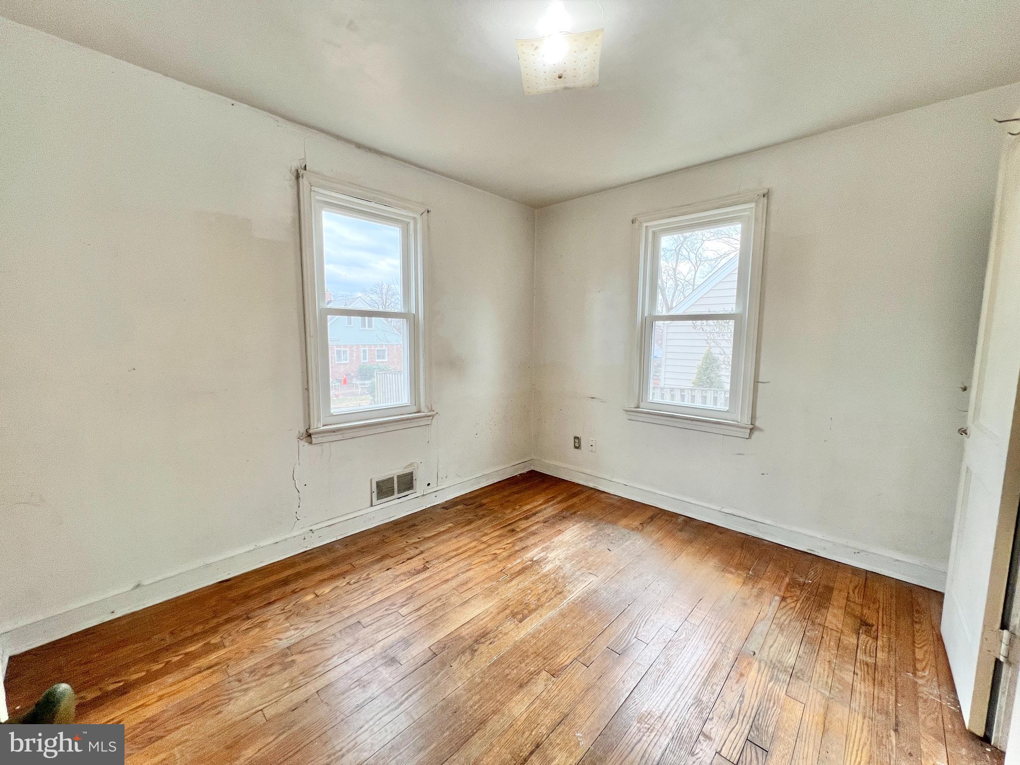 OAK KNOLL - Residential