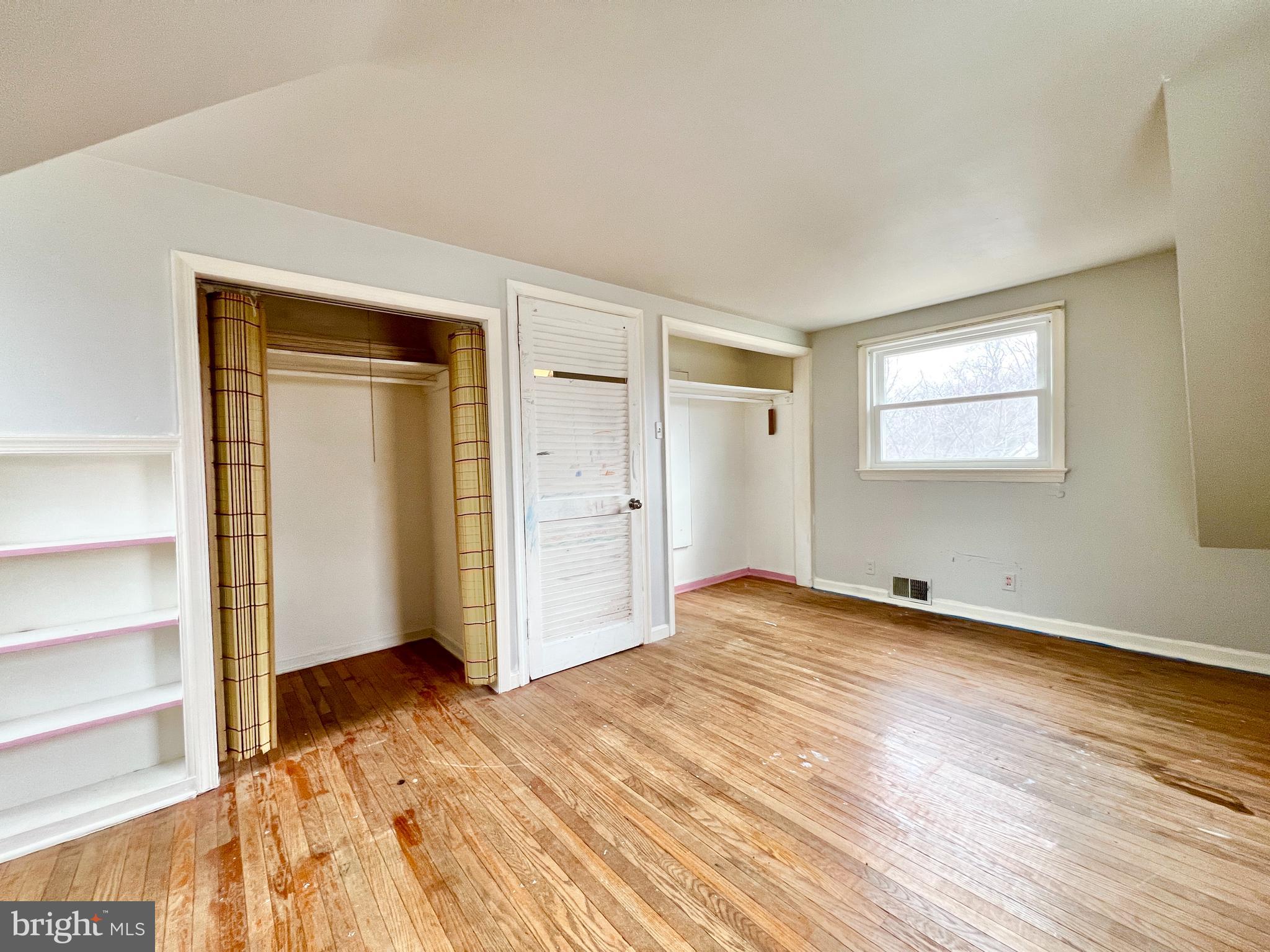 OAK KNOLL - Residential